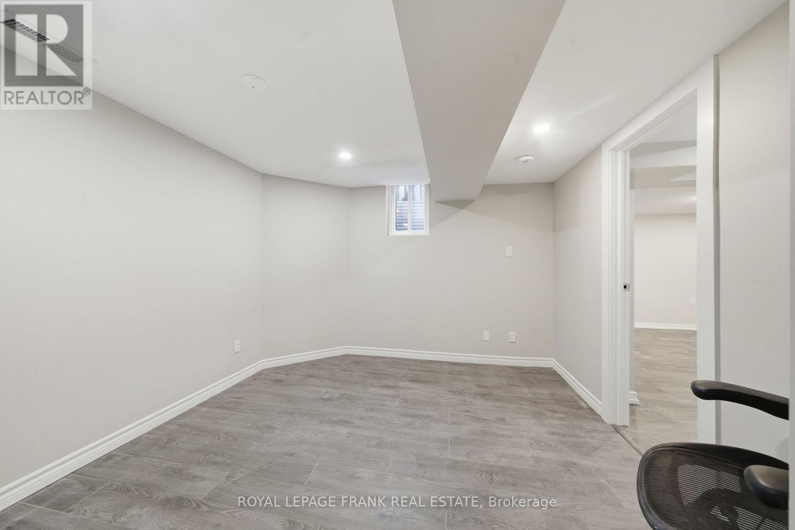 












BASEMENT - 32 HEARNE CRESCENT

,
Ajax (Central),




Ontario
L1T3P5

