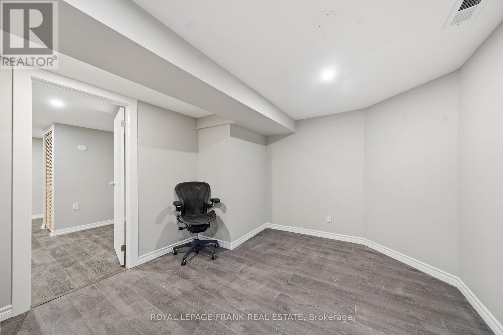 












BASEMENT - 32 HEARNE CRESCENT

,
Ajax (Central),




Ontario
L1T3P5

