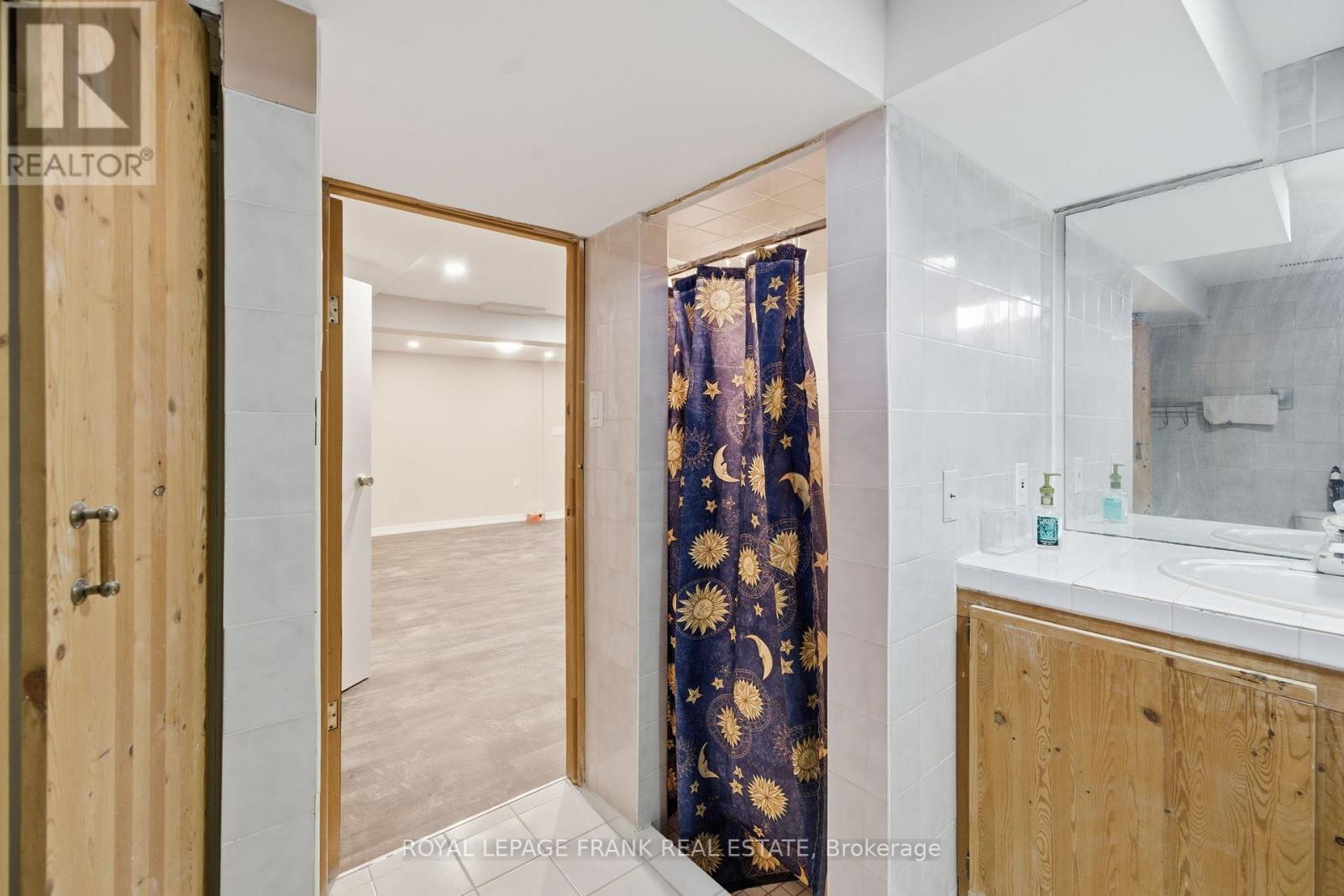 












BASEMENT - 32 HEARNE CRESCENT

,
Ajax (Central),




Ontario
L1T3P5

