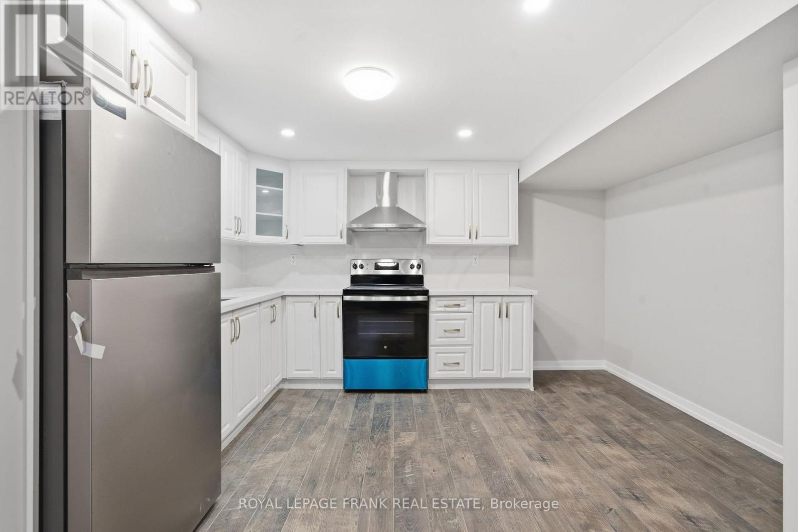 












BASEMENT - 32 HEARNE CRESCENT

,
Ajax (Central),




Ontario
L1T3P5

