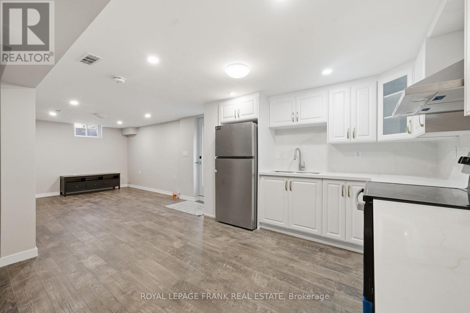 












BASEMENT - 32 HEARNE CRESCENT

,
Ajax (Central),




Ontario
L1T3P5

