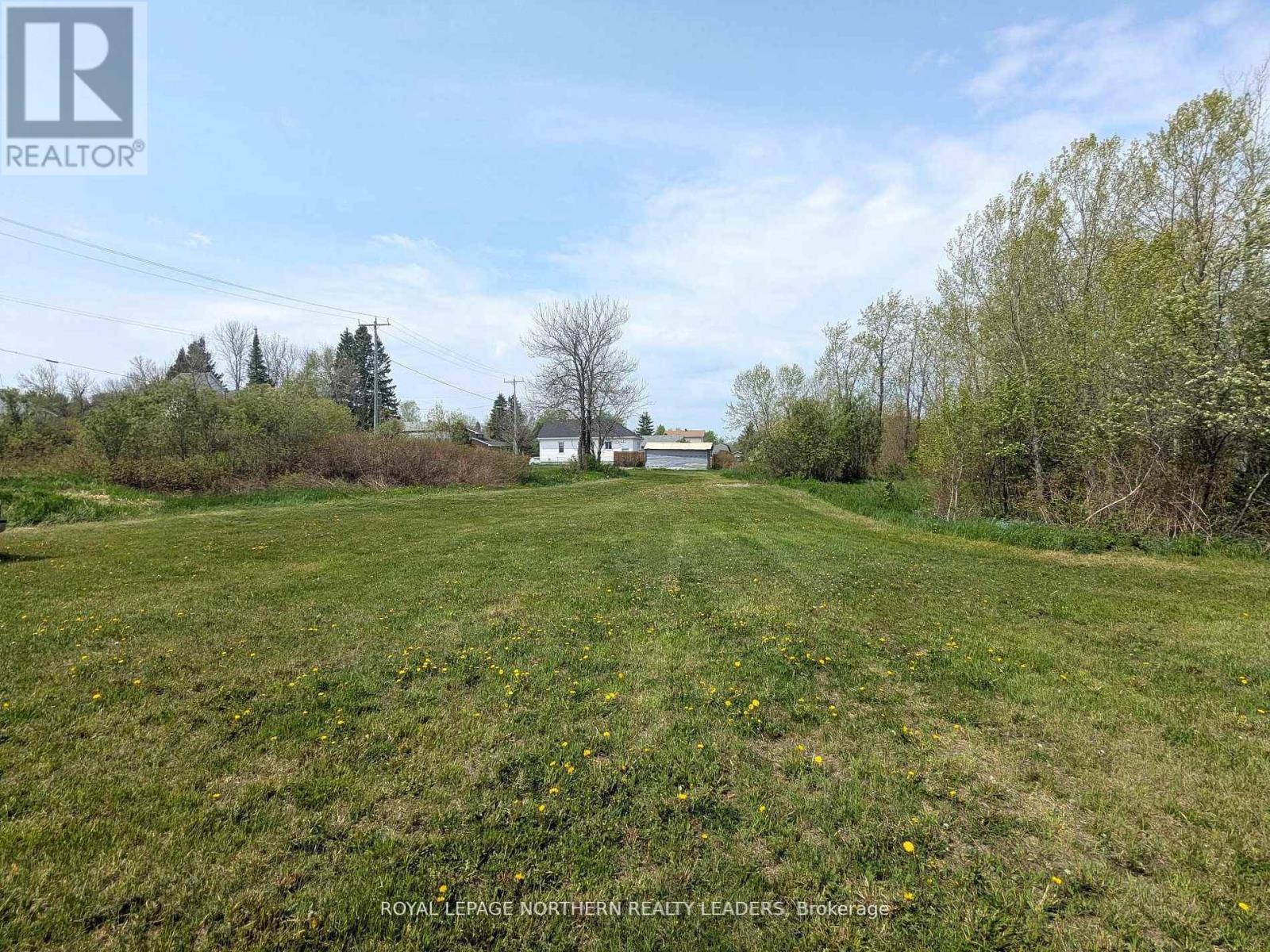 












CON 2 N PT LOT 12 WHITNEY

,
Timmins (SP - Connaught Hill),







Ontario
P0N1H0

