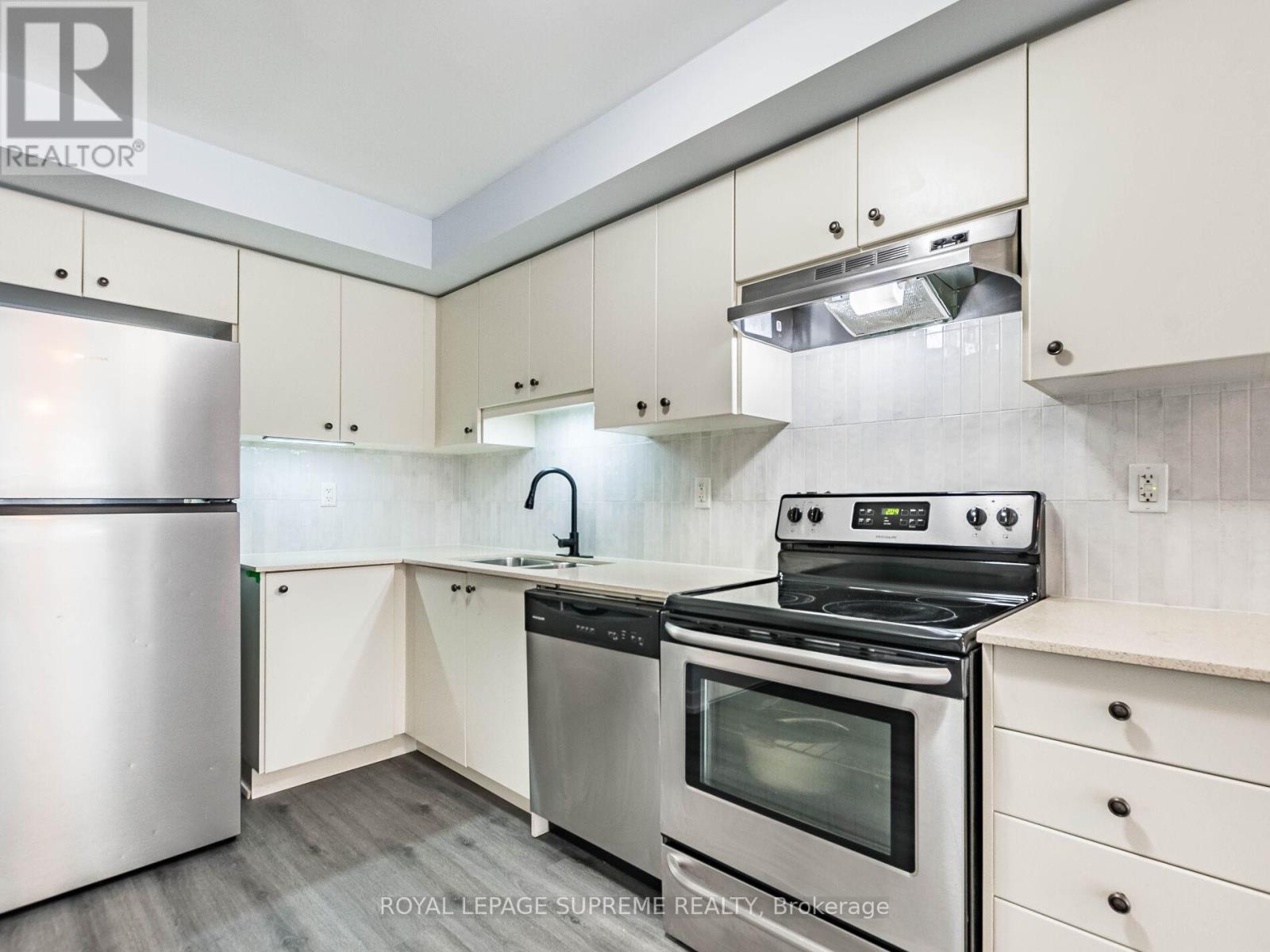 












301 - 6 DRUMMOND STREET

,
Toronto,




Ontario
M8V1Y8

