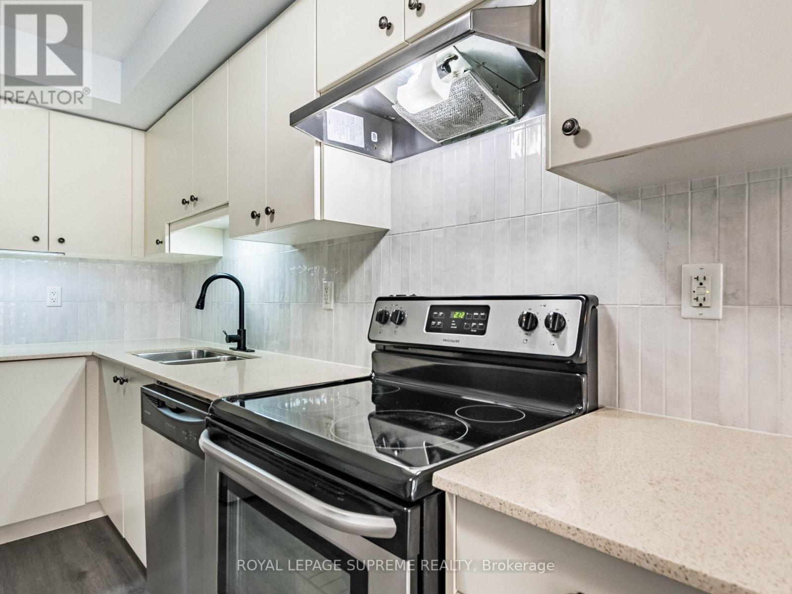 












301 - 6 DRUMMOND STREET

,
Toronto,




Ontario
M8V1Y8

