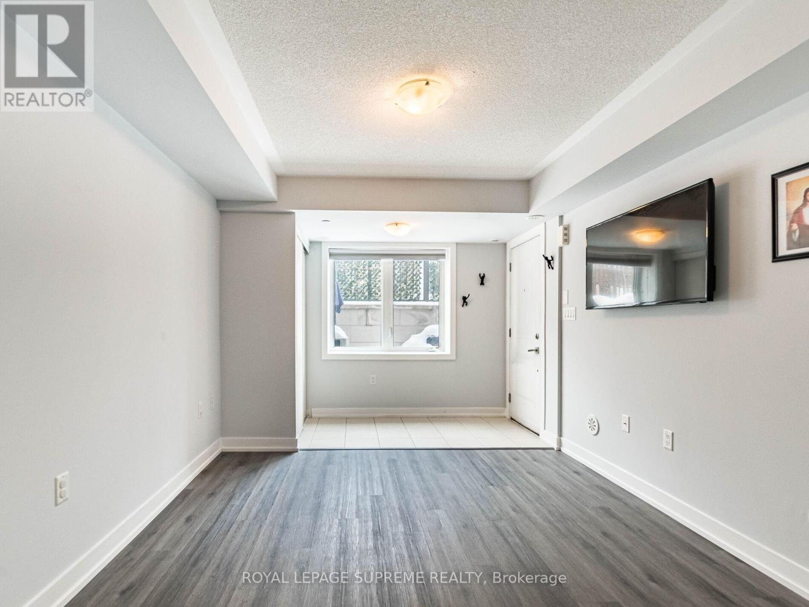 












301 - 6 DRUMMOND STREET

,
Toronto,




Ontario
M8V1Y8

