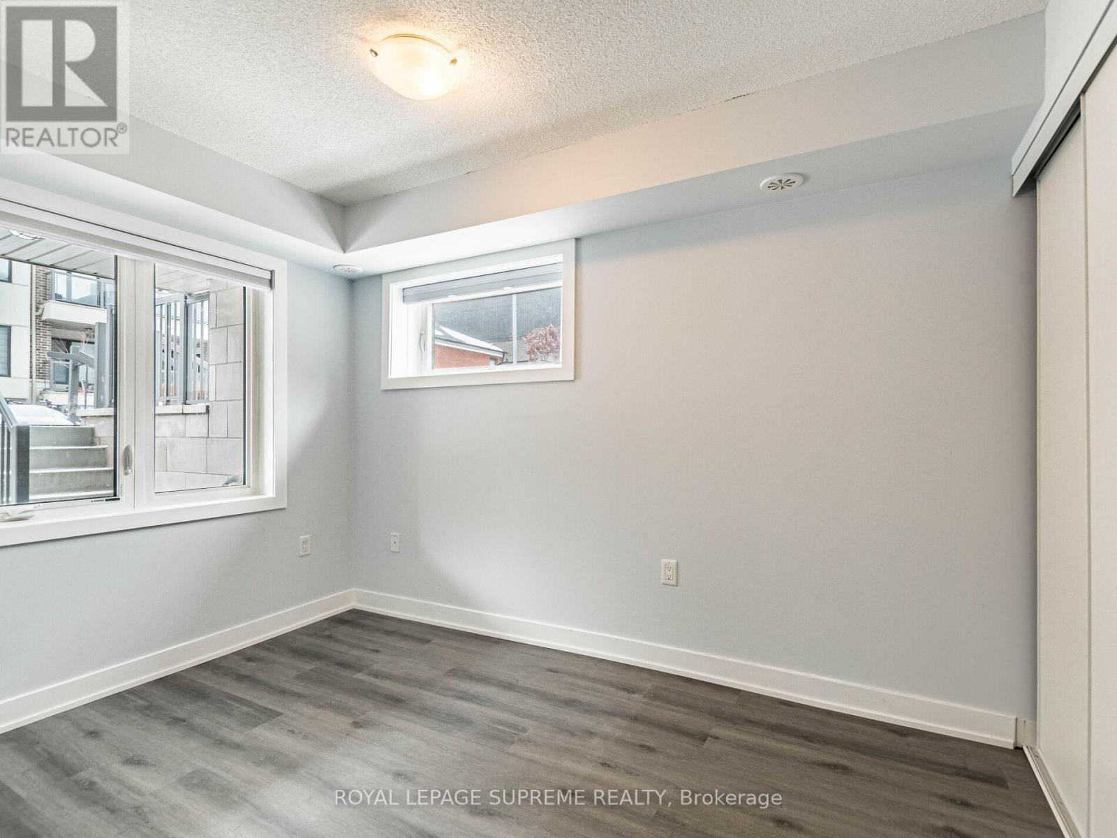 












301 - 6 DRUMMOND STREET

,
Toronto,




Ontario
M8V1Y8

