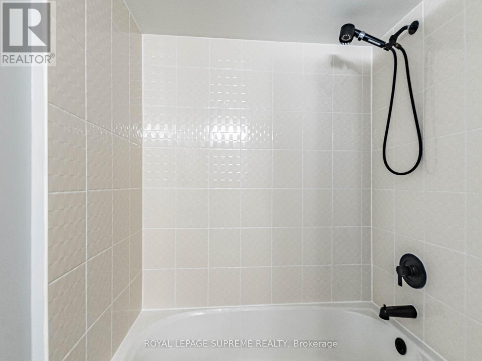 












301 - 6 DRUMMOND STREET

,
Toronto,




Ontario
M8V1Y8

