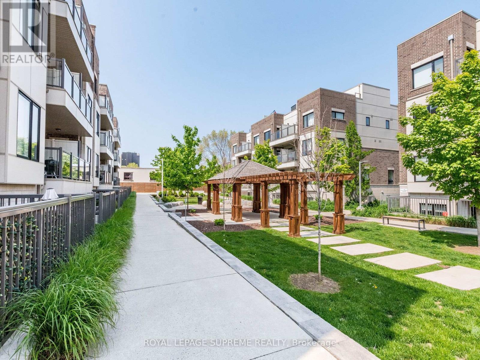 












301 - 6 DRUMMOND STREET

,
Toronto,




Ontario
M8V1Y8

