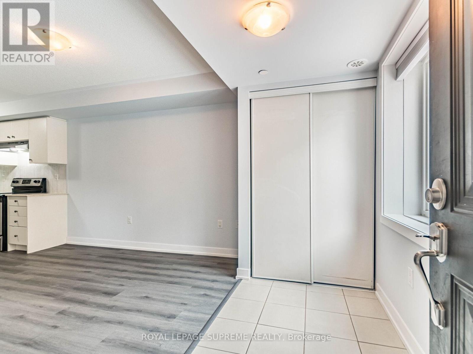 












301 - 6 DRUMMOND STREET

,
Toronto,




Ontario
M8V1Y8

