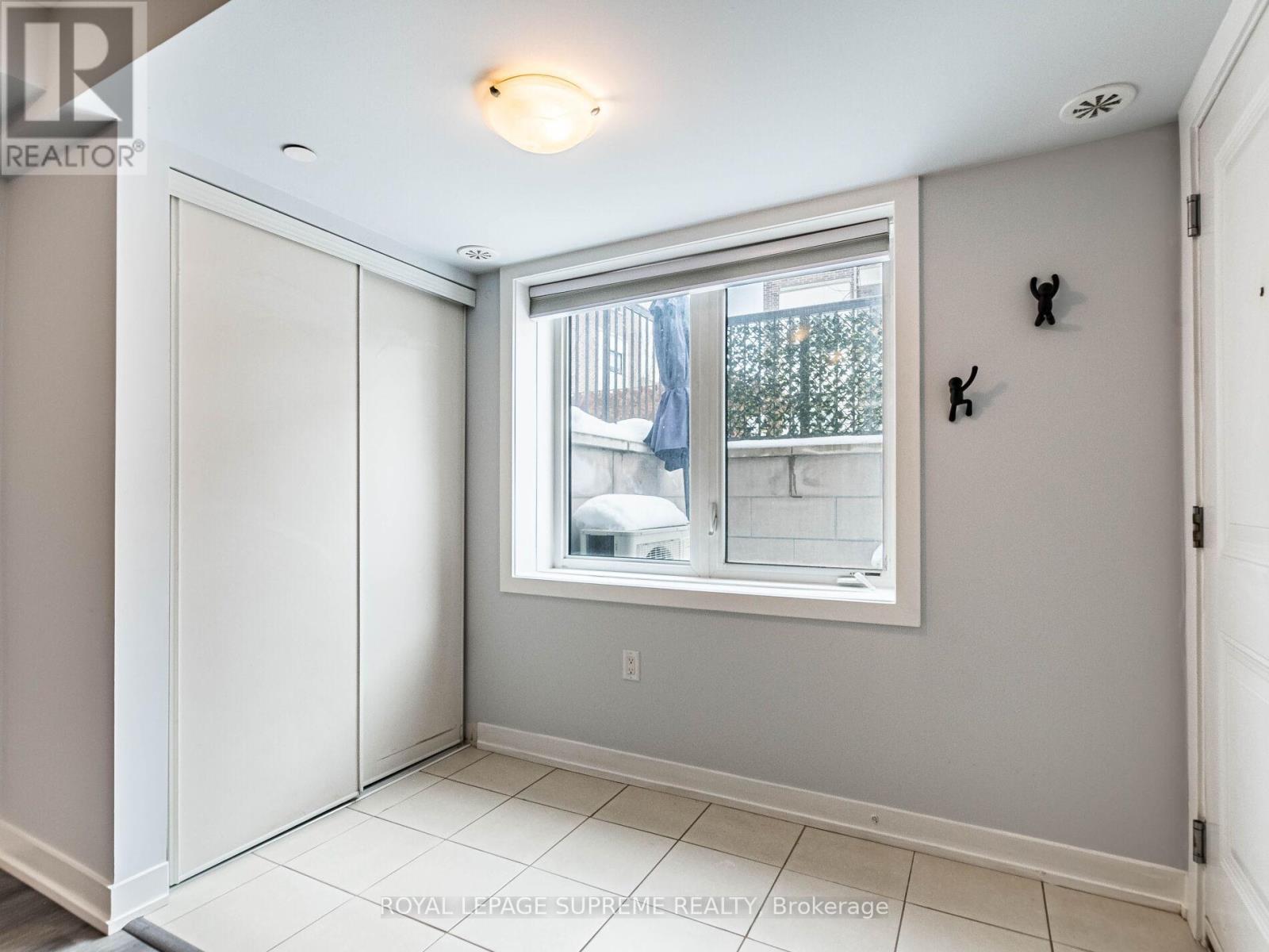 












301 - 6 DRUMMOND STREET

,
Toronto,




Ontario
M8V1Y8

