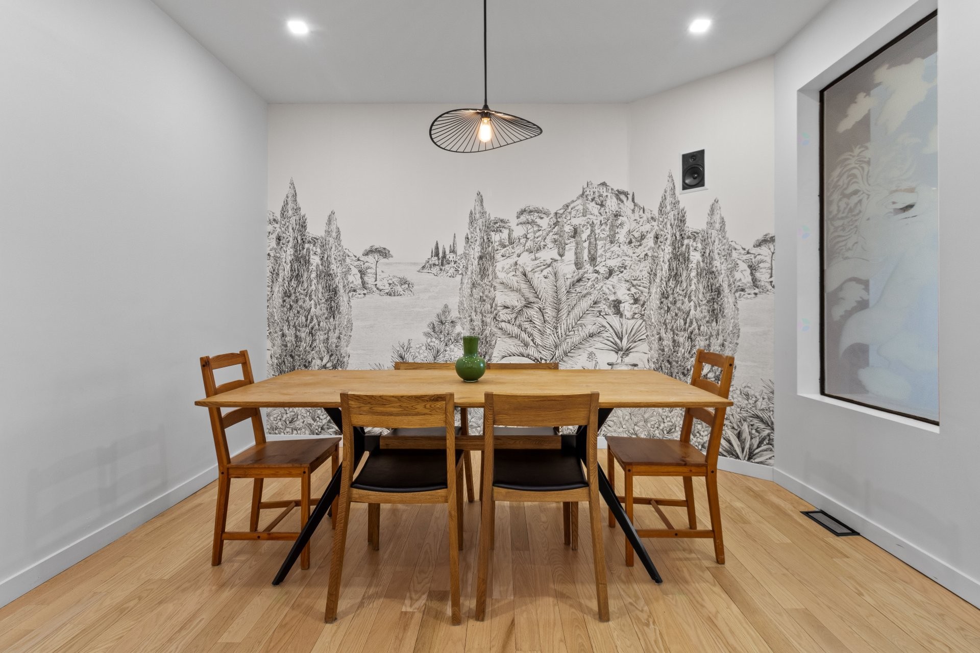 









6365


Av. des Érables

,
Montréal (Rosemont/La Petite-Patrie),




QC
H2G2M7

