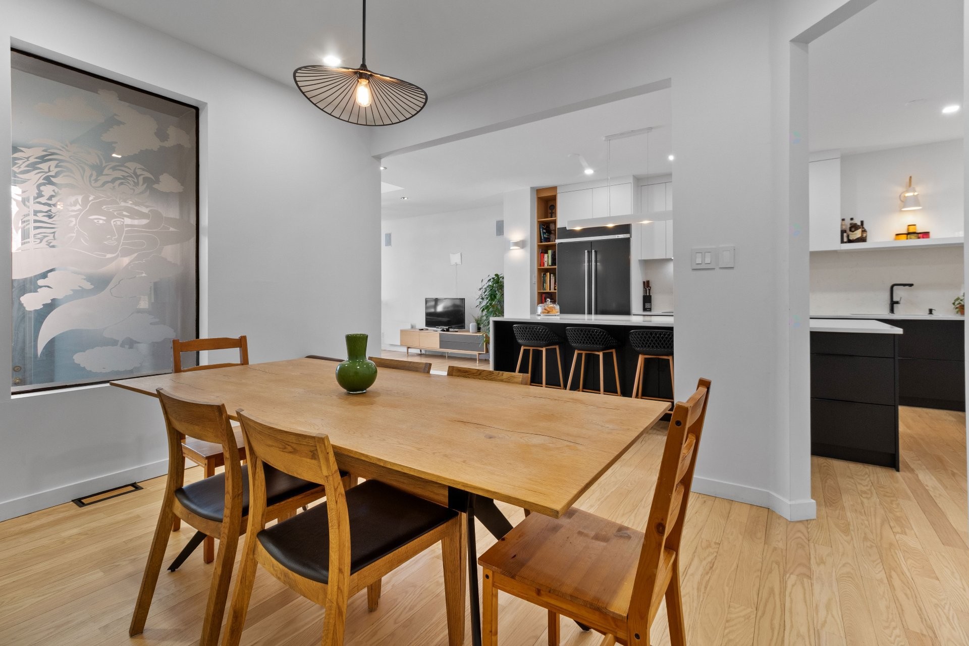 









6365


Av. des Érables

,
Montréal (Rosemont/La Petite-Patrie),




QC
H2G2M7

