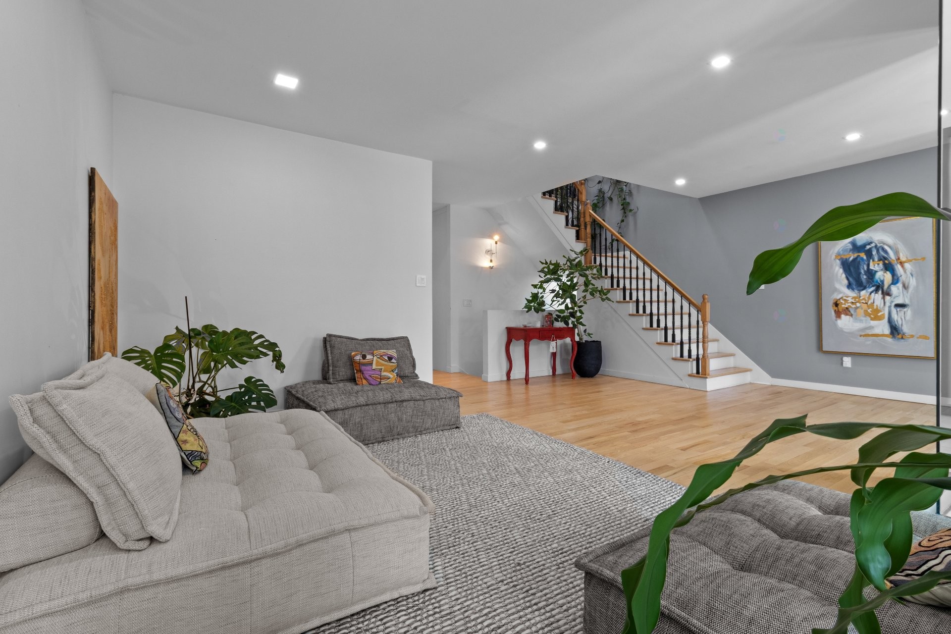 









6365


Av. des Érables

,
Montréal (Rosemont/La Petite-Patrie),




QC
H2G2M7

