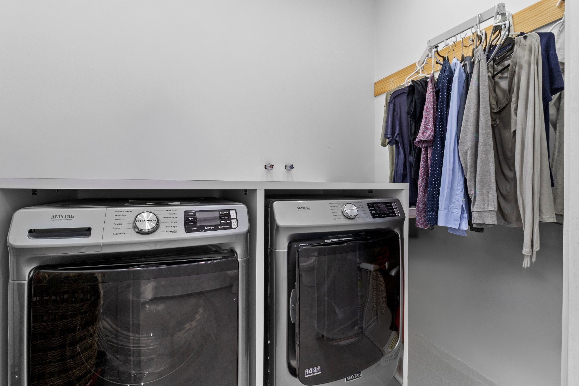 









6365


Av. des Érables

,
Montréal (Rosemont/La Petite-Patrie),




QC
H2G2M7

