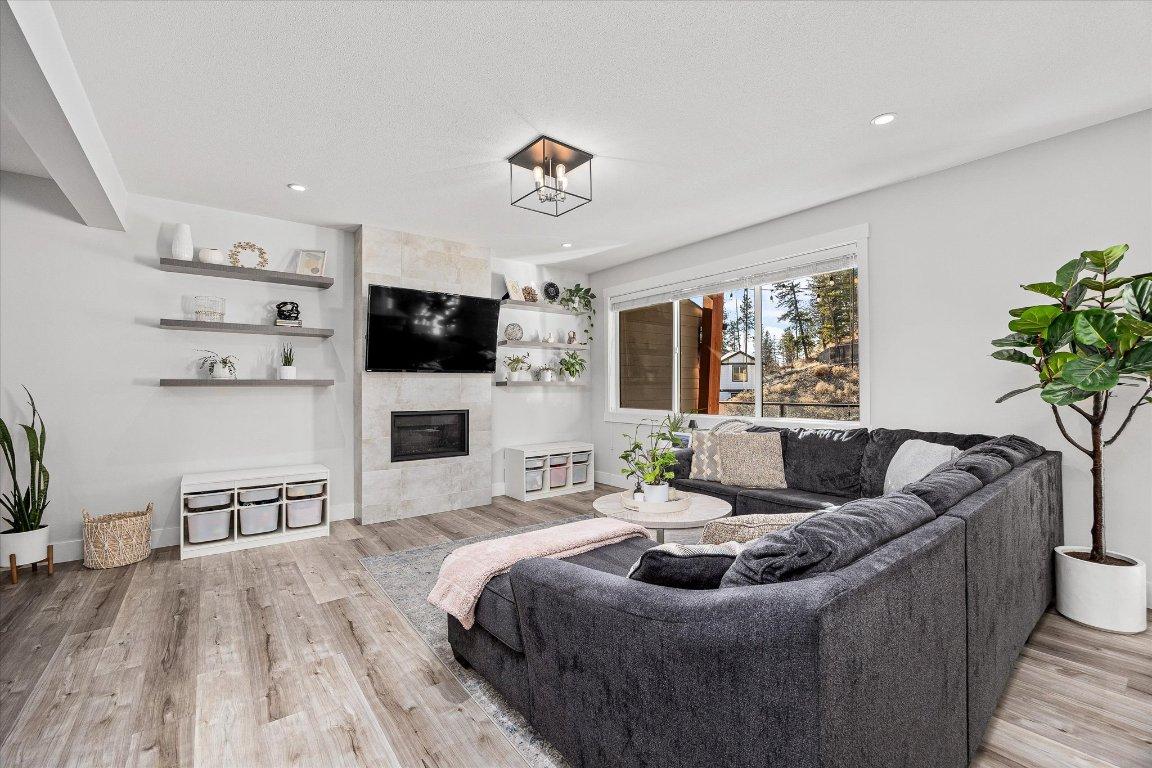 









2575


Eagle Ridge

Drive, 7,
West Kelowna,




BC
V4T 0B7

