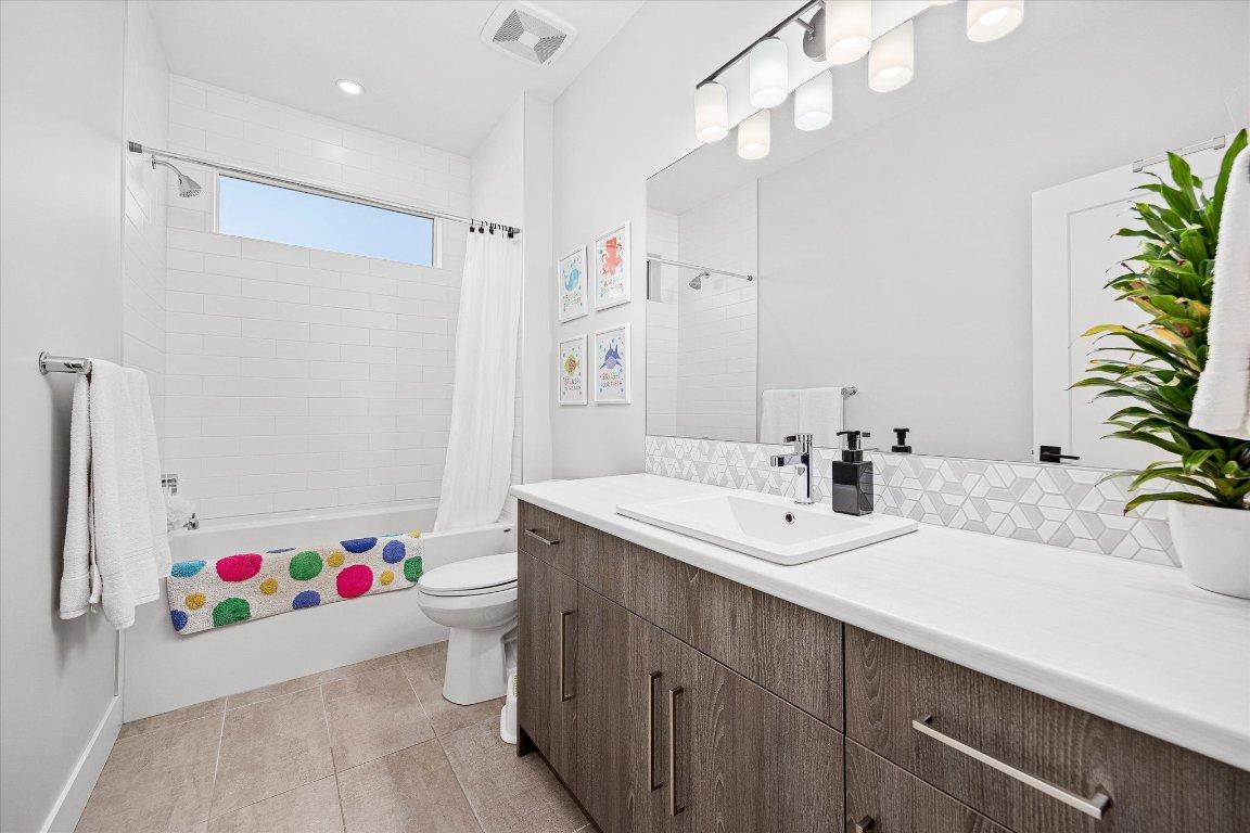 









2575


Eagle Ridge

Drive, 7,
West Kelowna,




BC
V4T 0B7

