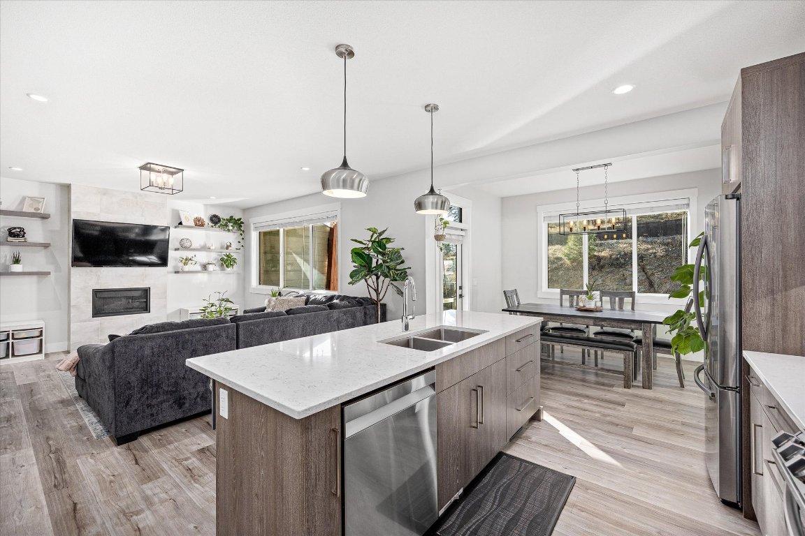 









2575


Eagle Ridge

Drive, 7,
West Kelowna,




BC
V4T 0B7

