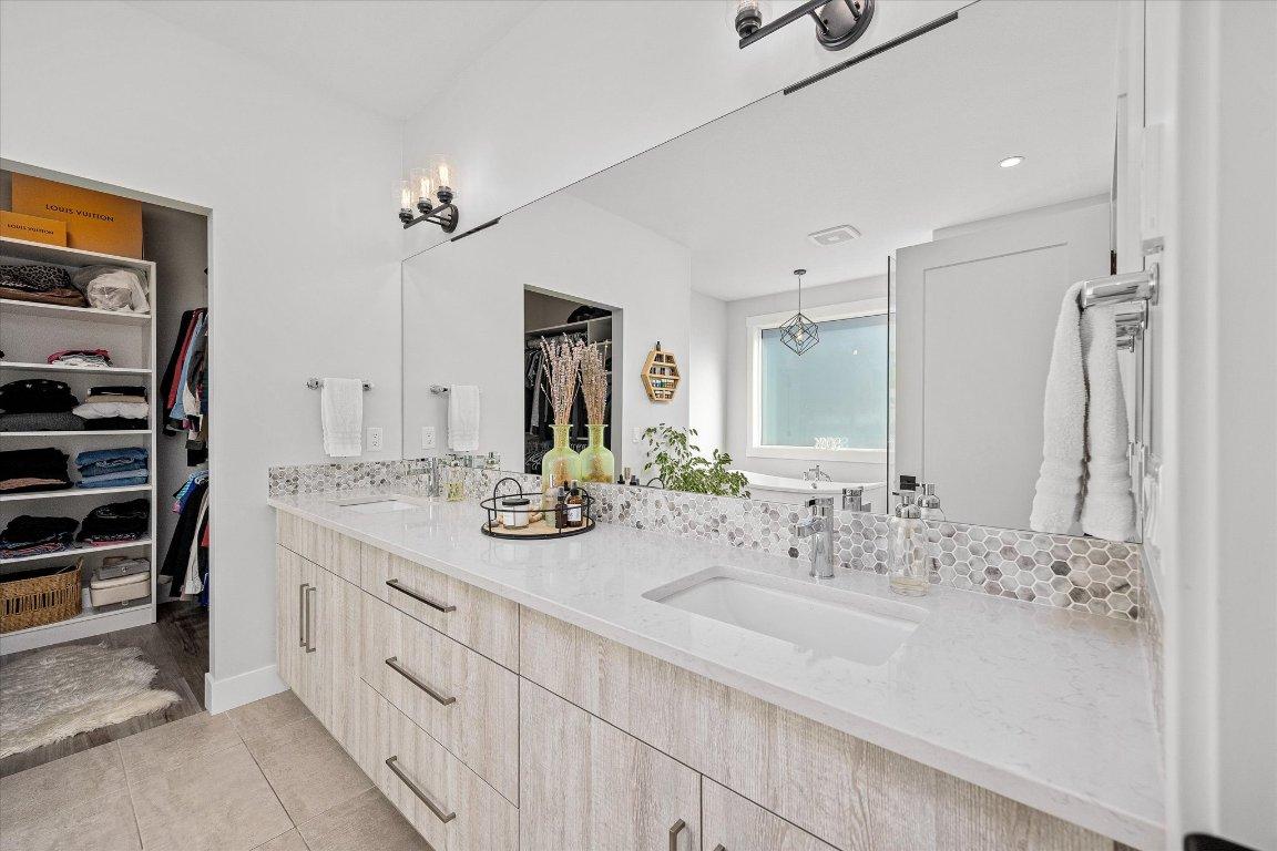 









2575


Eagle Ridge

Drive, 7,
West Kelowna,




BC
V4T 0B7

