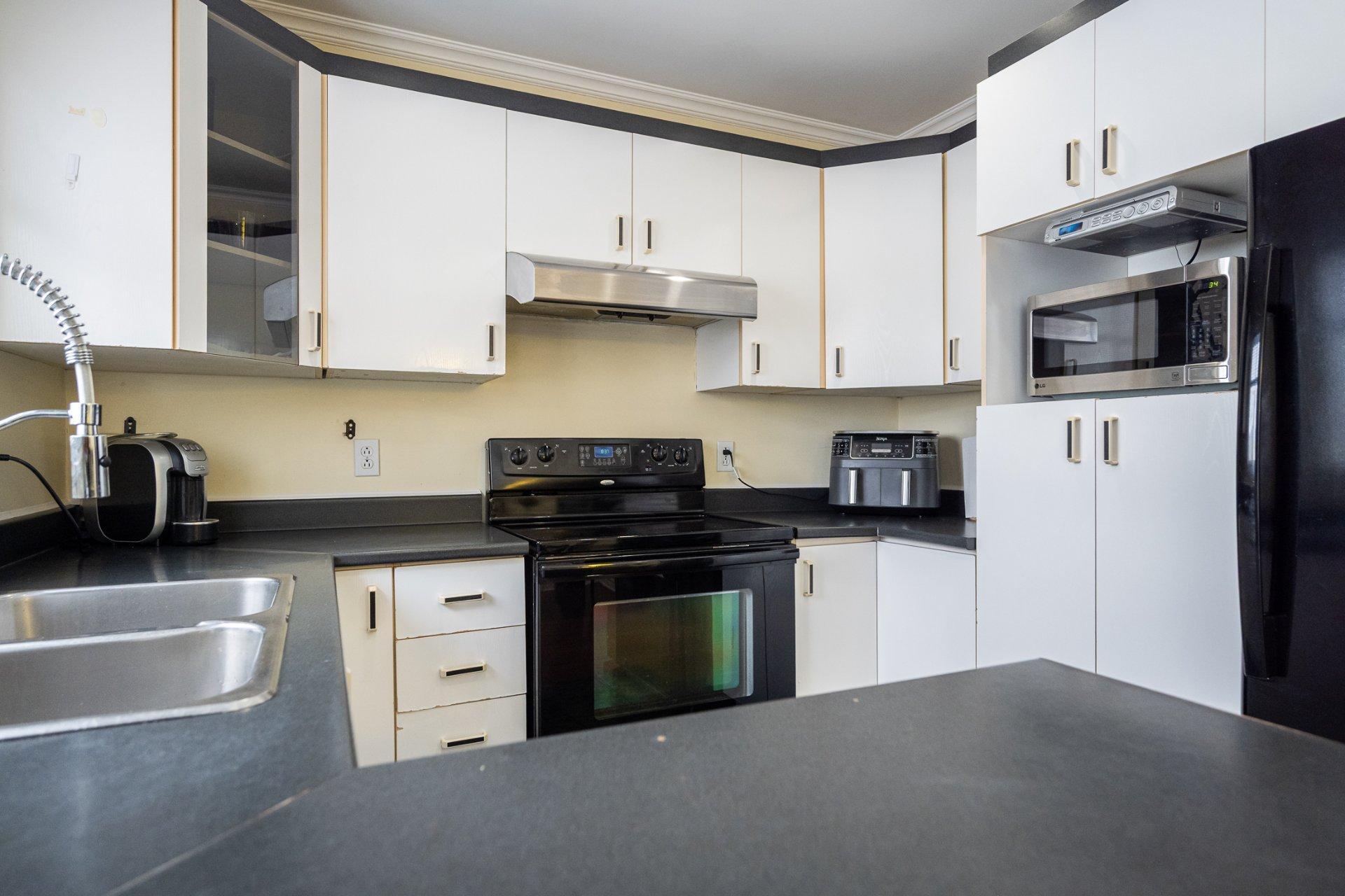 









4732


Rue Guénette

,
Laval (Chomedey),




QC
H7T2V1

