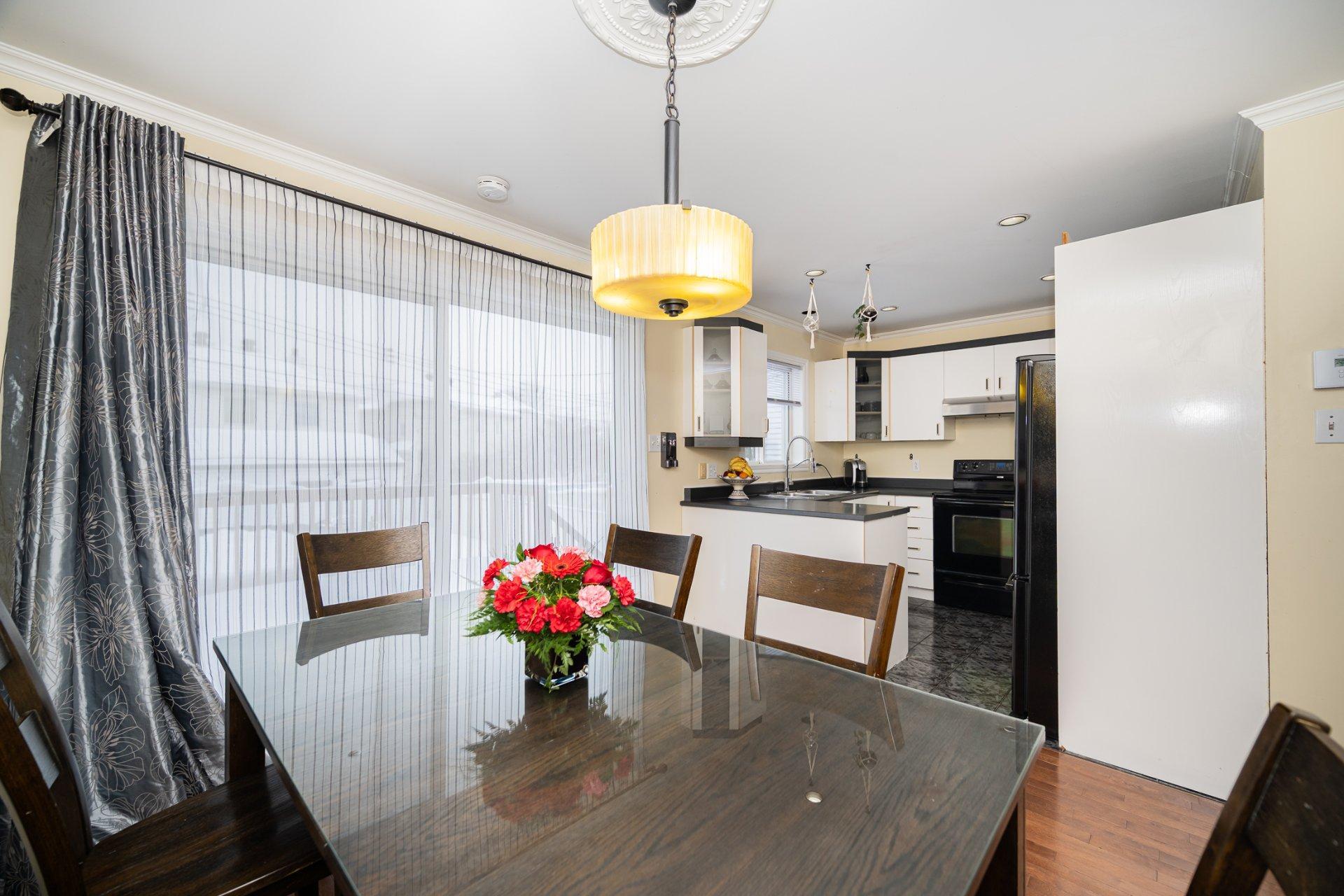 









4732


Rue Guénette

,
Laval (Chomedey),




QC
H7T2V1

