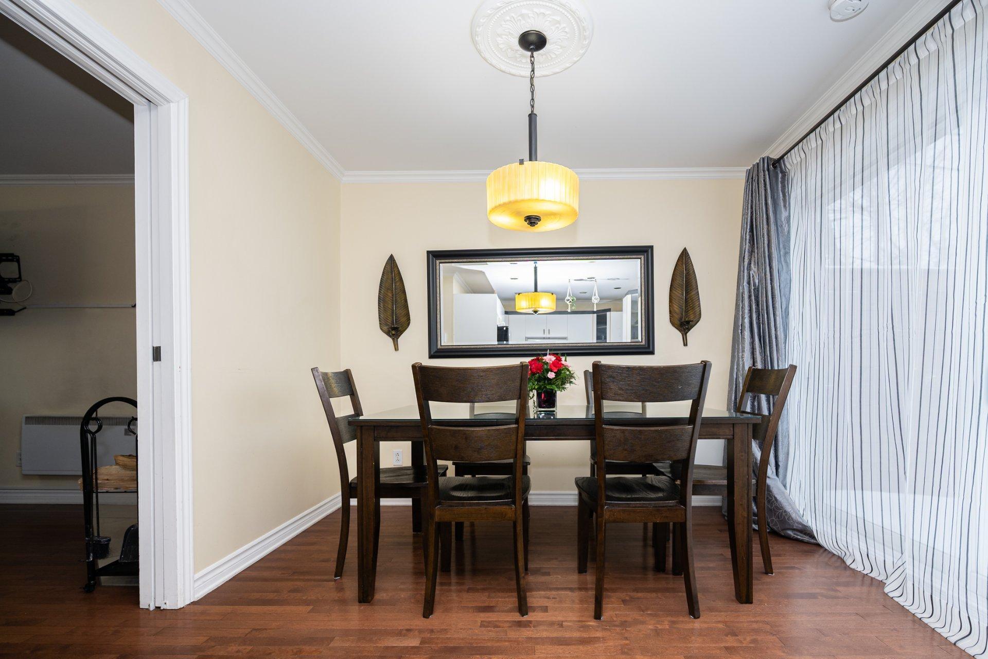 









4732


Rue Guénette

,
Laval (Chomedey),




QC
H7T2V1

