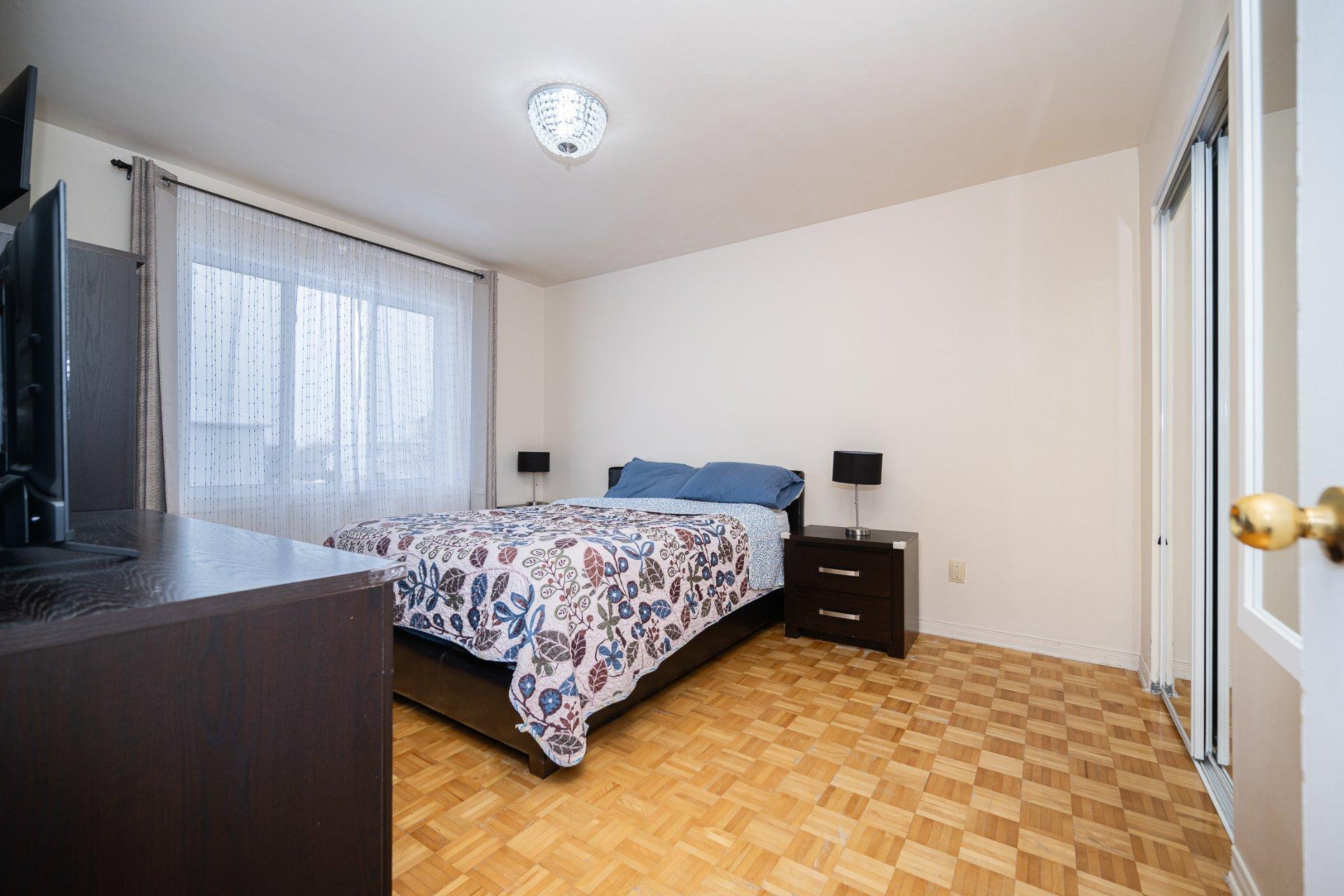 









4732


Rue Guénette

,
Laval (Chomedey),




QC
H7T2V1

