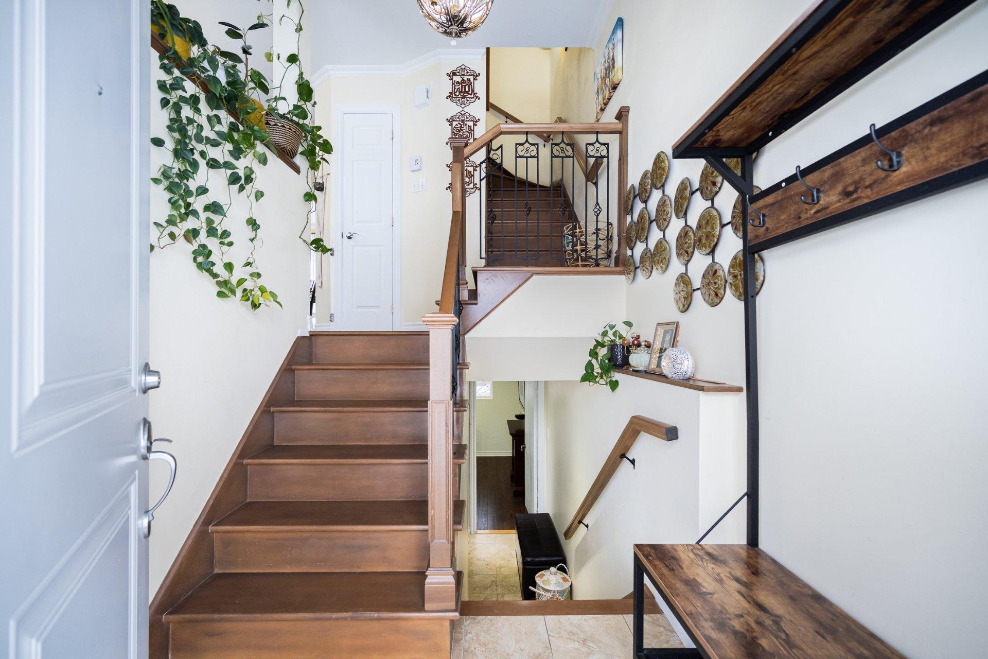 









4732


Rue Guénette

,
Laval (Chomedey),




QC
H7T2V1

