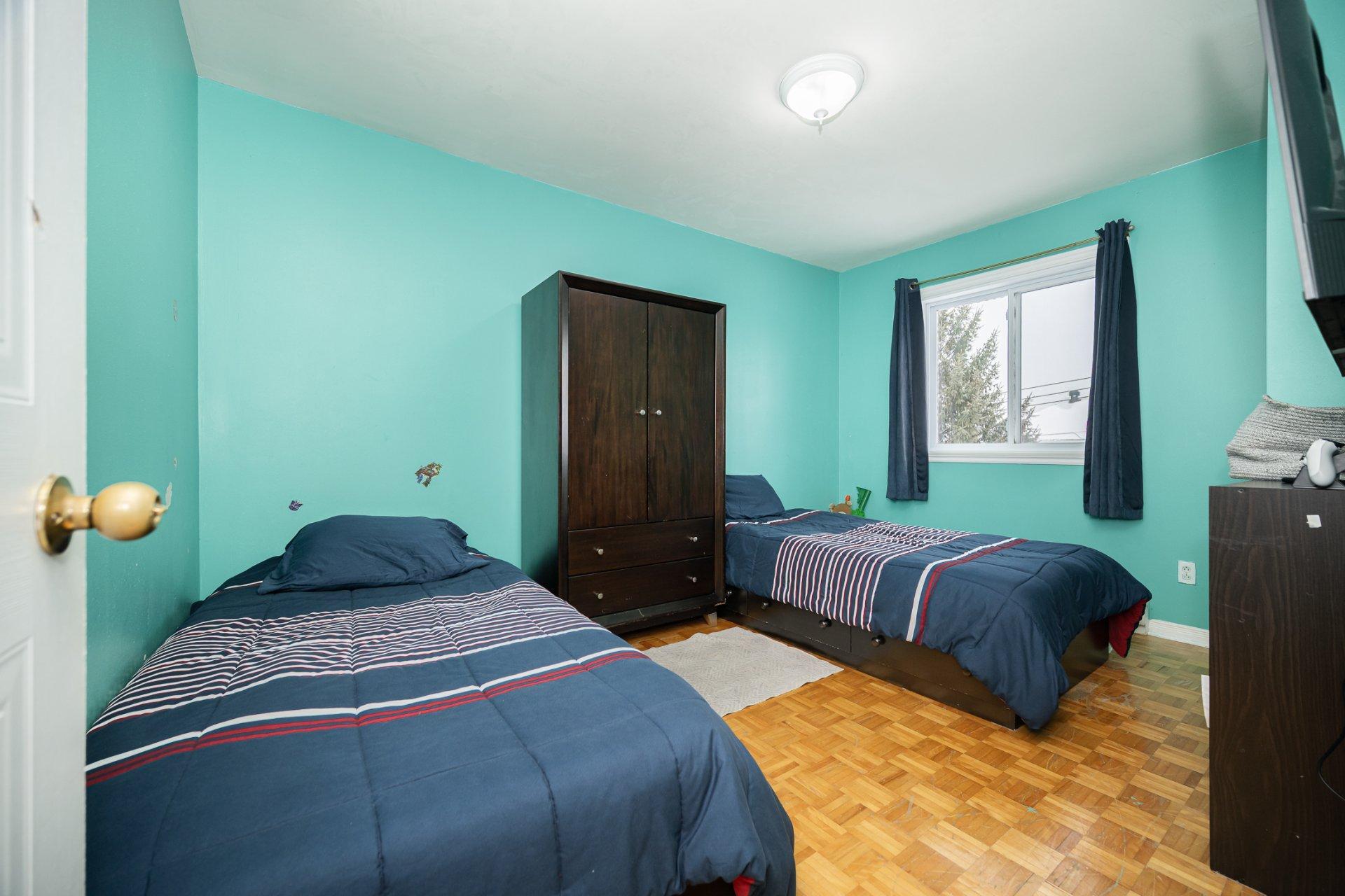 









4732


Rue Guénette

,
Laval (Chomedey),




QC
H7T2V1

