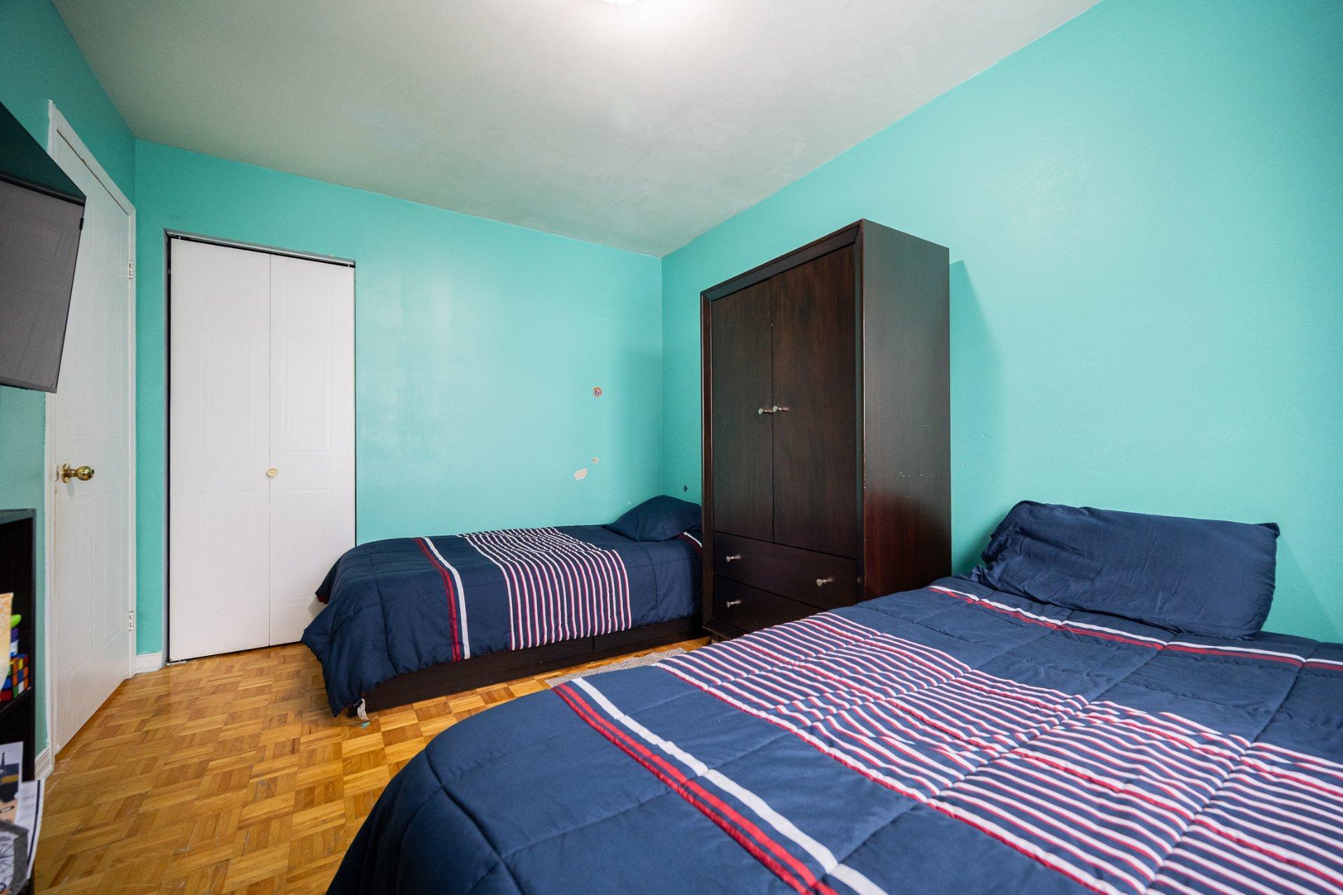 









4732


Rue Guénette

,
Laval (Chomedey),




QC
H7T2V1

