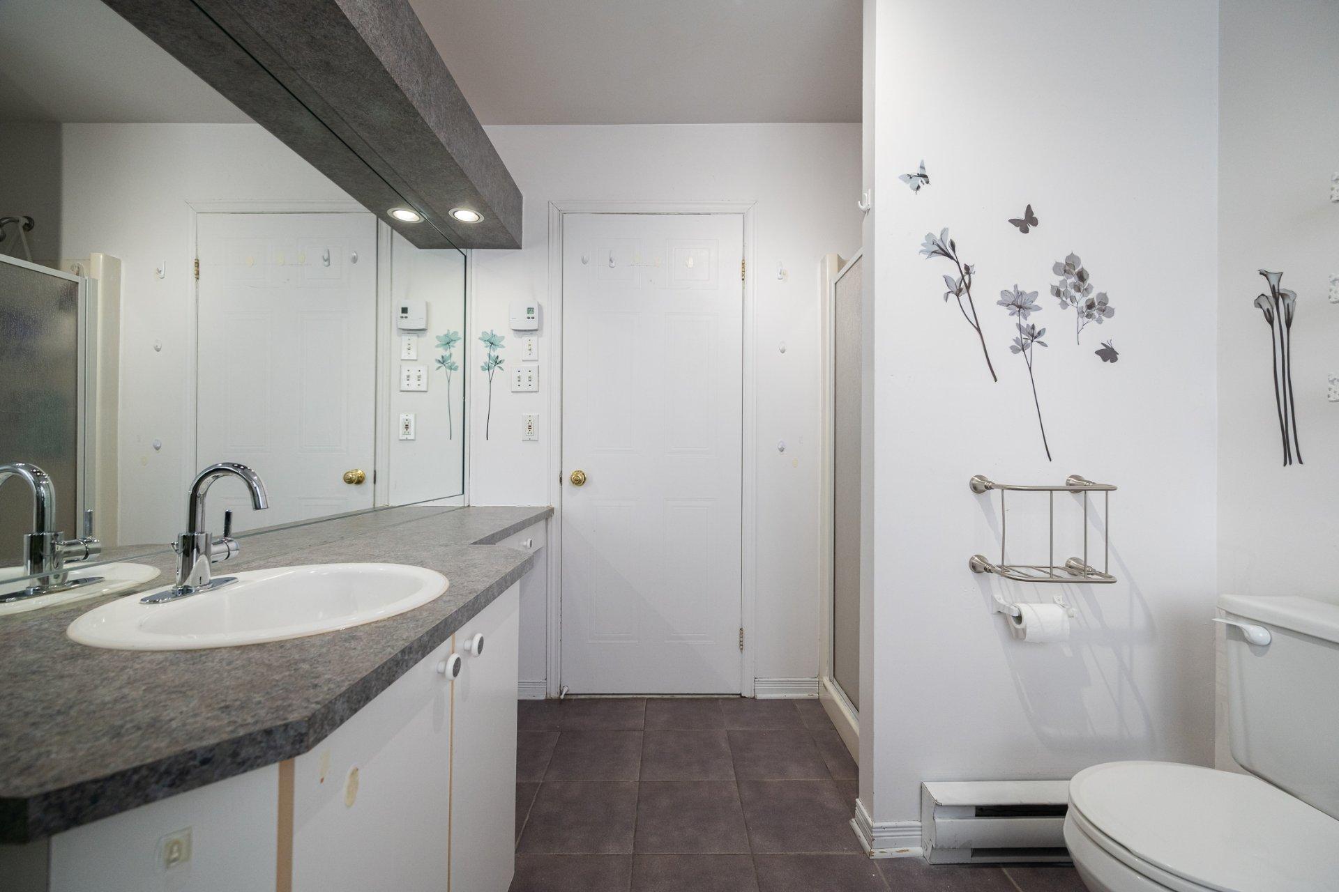 









4732


Rue Guénette

,
Laval (Chomedey),




QC
H7T2V1

