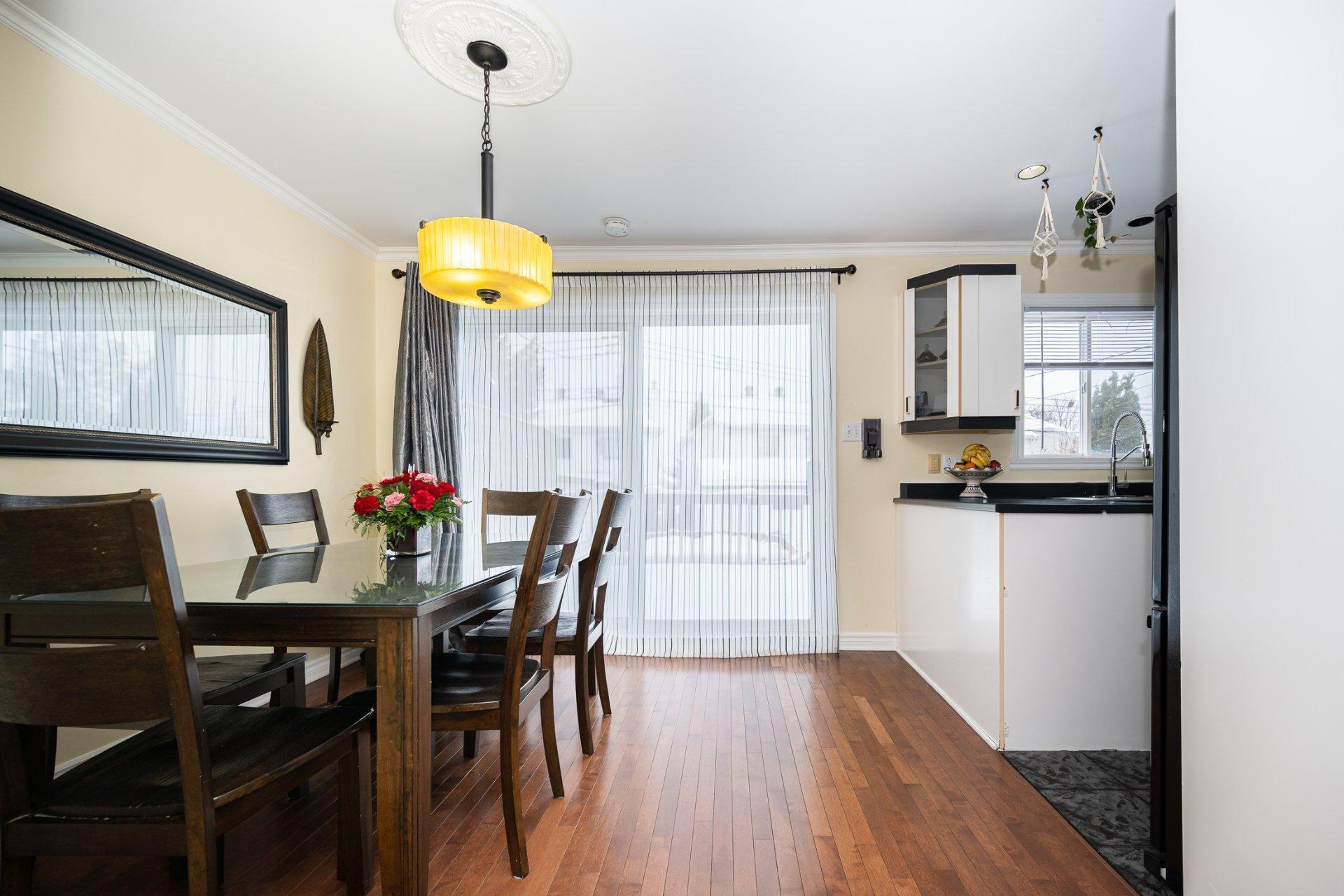 









4732


Rue Guénette

,
Laval (Chomedey),




QC
H7T2V1

