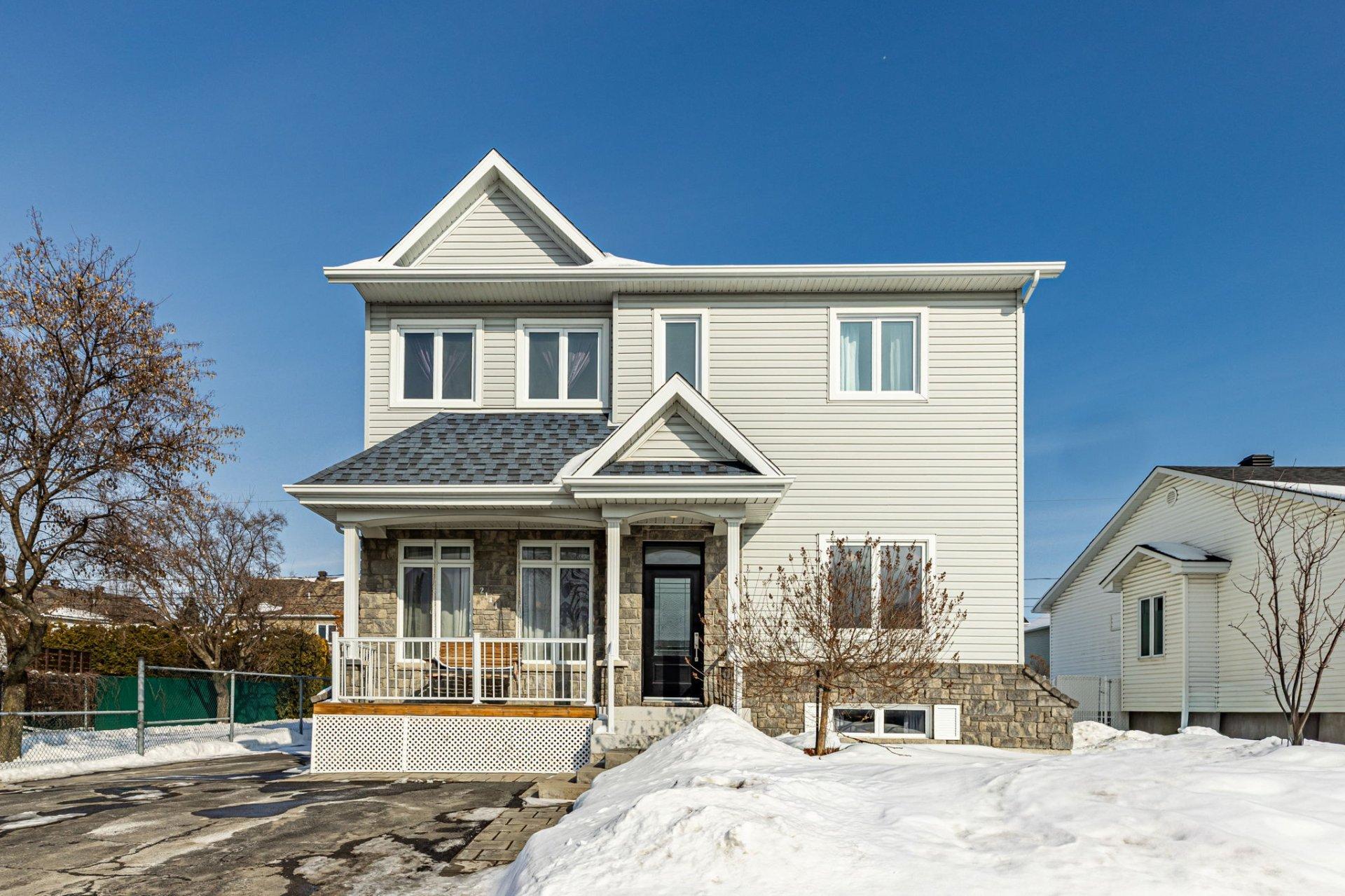 









2141


Rue Borduas

,
Sainte-Julie,




QC
J3E2H4

