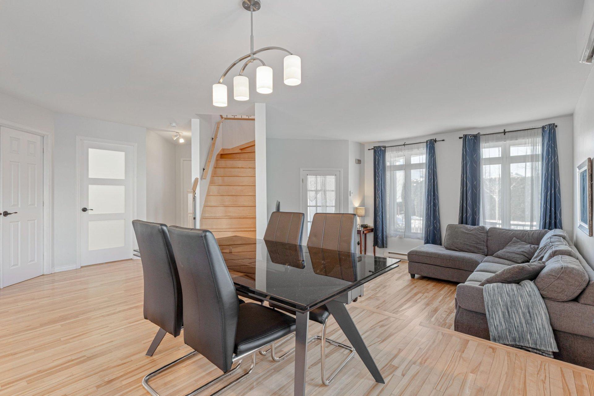 









2141


Rue Borduas

,
Sainte-Julie,




QC
J3E2H4

