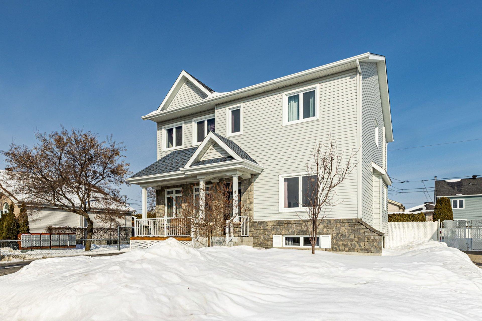 









2141


Rue Borduas

,
Sainte-Julie,




QC
J3E2H4

