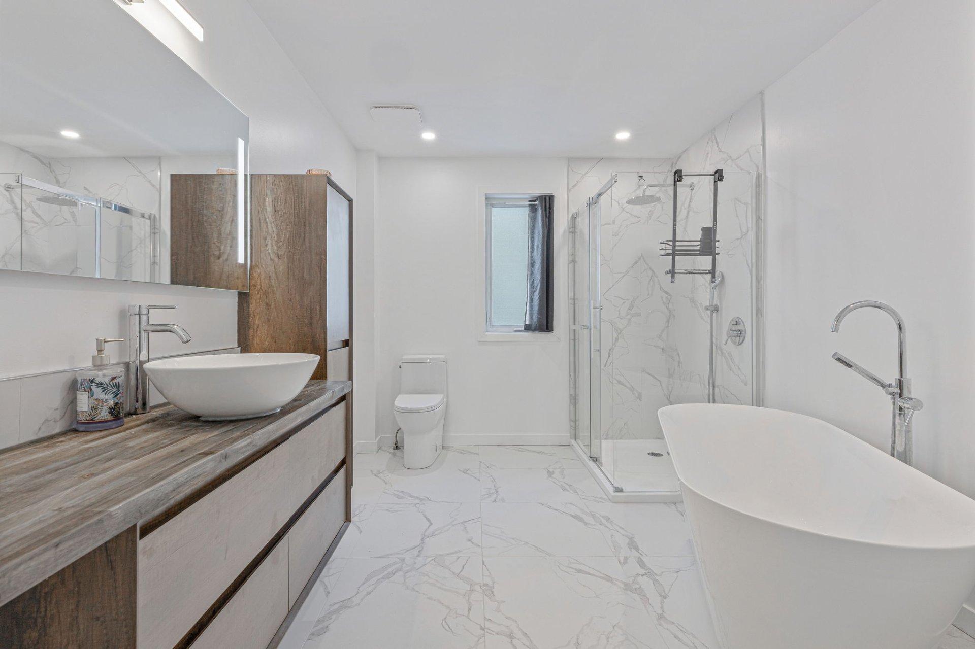 









2141


Rue Borduas

,
Sainte-Julie,




QC
J3E2H4

