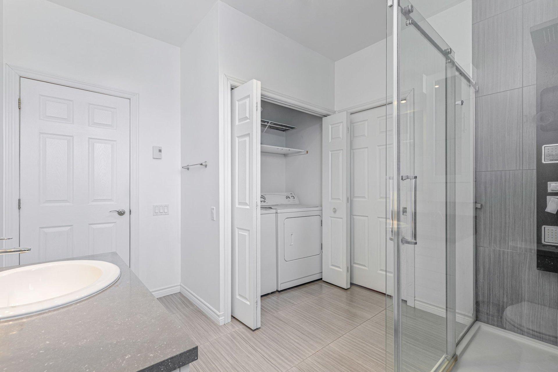 









2141


Rue Borduas

,
Sainte-Julie,




QC
J3E2H4

