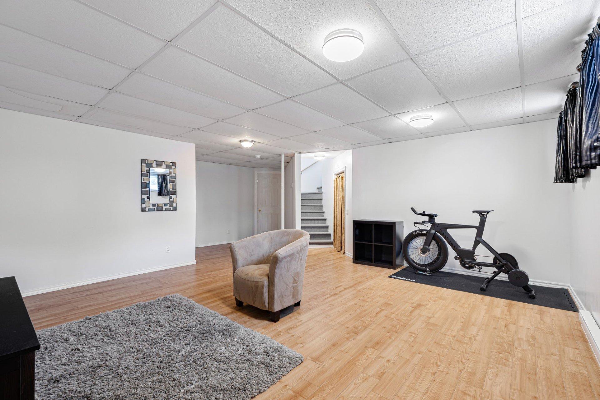 









2141


Rue Borduas

,
Sainte-Julie,




QC
J3E2H4

