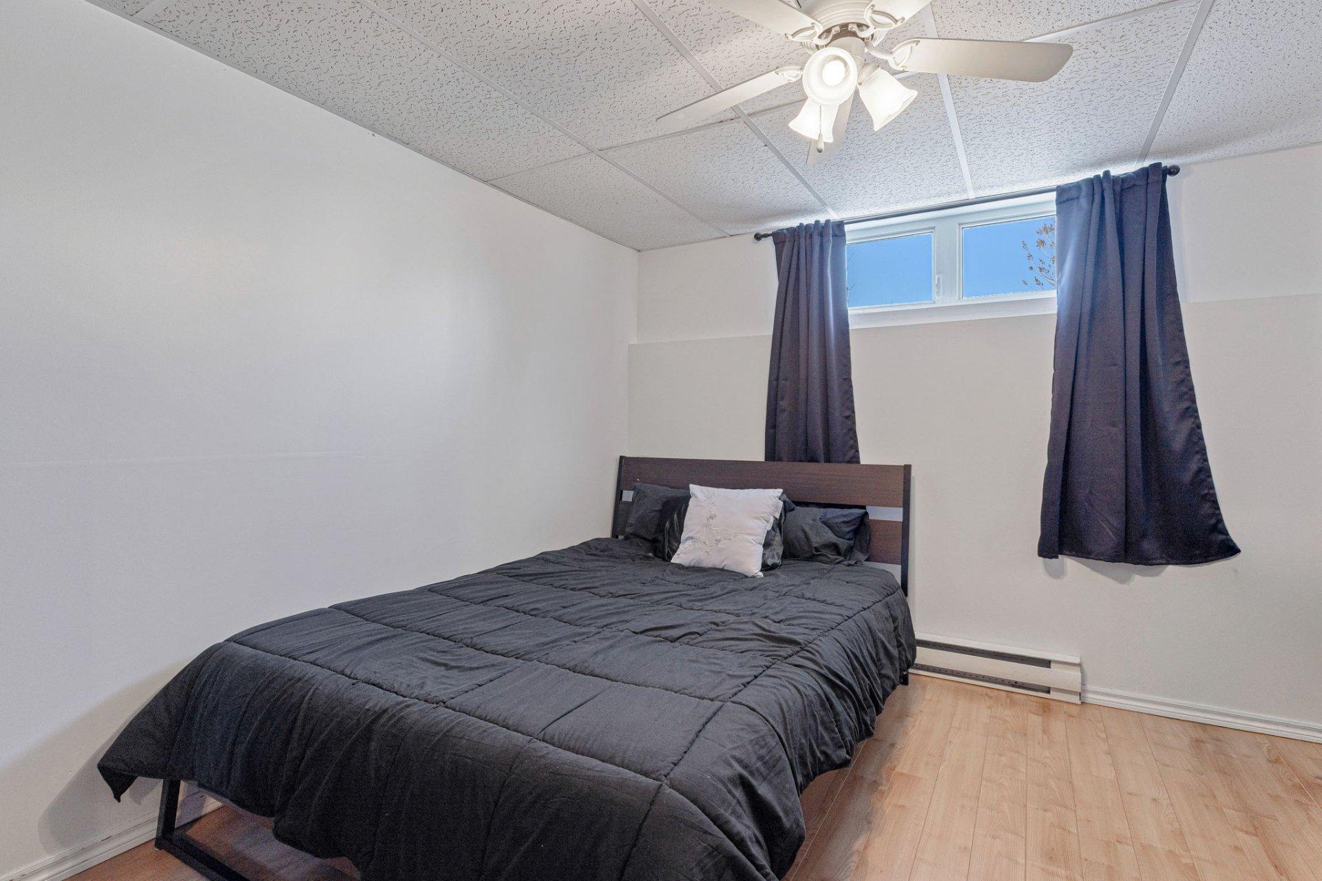 









2141


Rue Borduas

,
Sainte-Julie,




QC
J3E2H4

