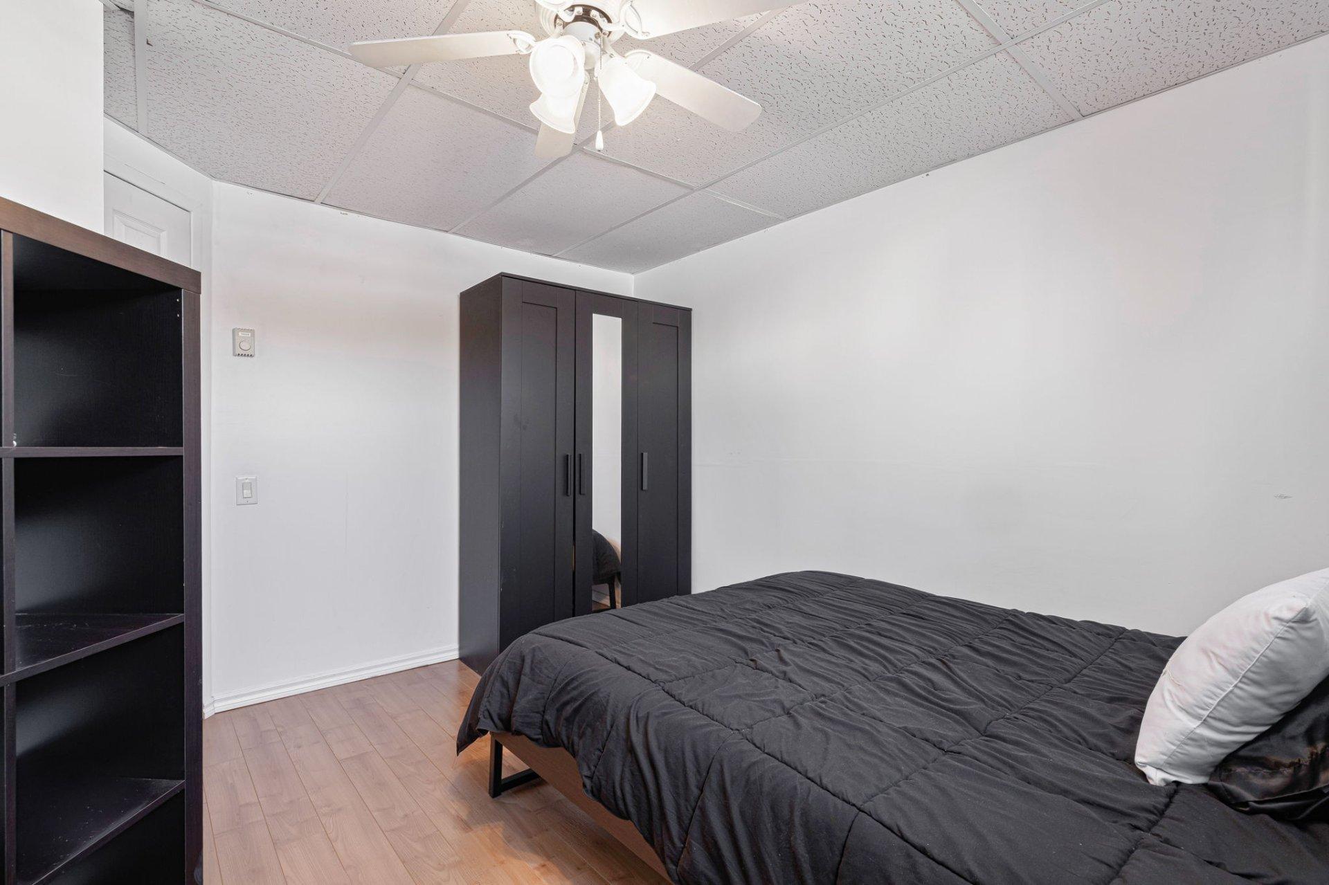 









2141


Rue Borduas

,
Sainte-Julie,




QC
J3E2H4

