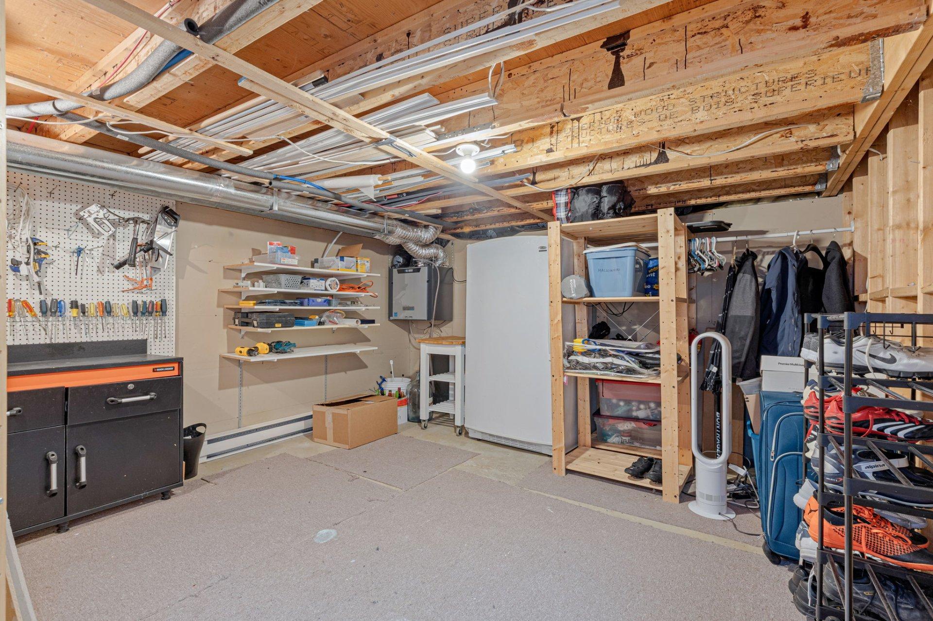 









2141


Rue Borduas

,
Sainte-Julie,




QC
J3E2H4

