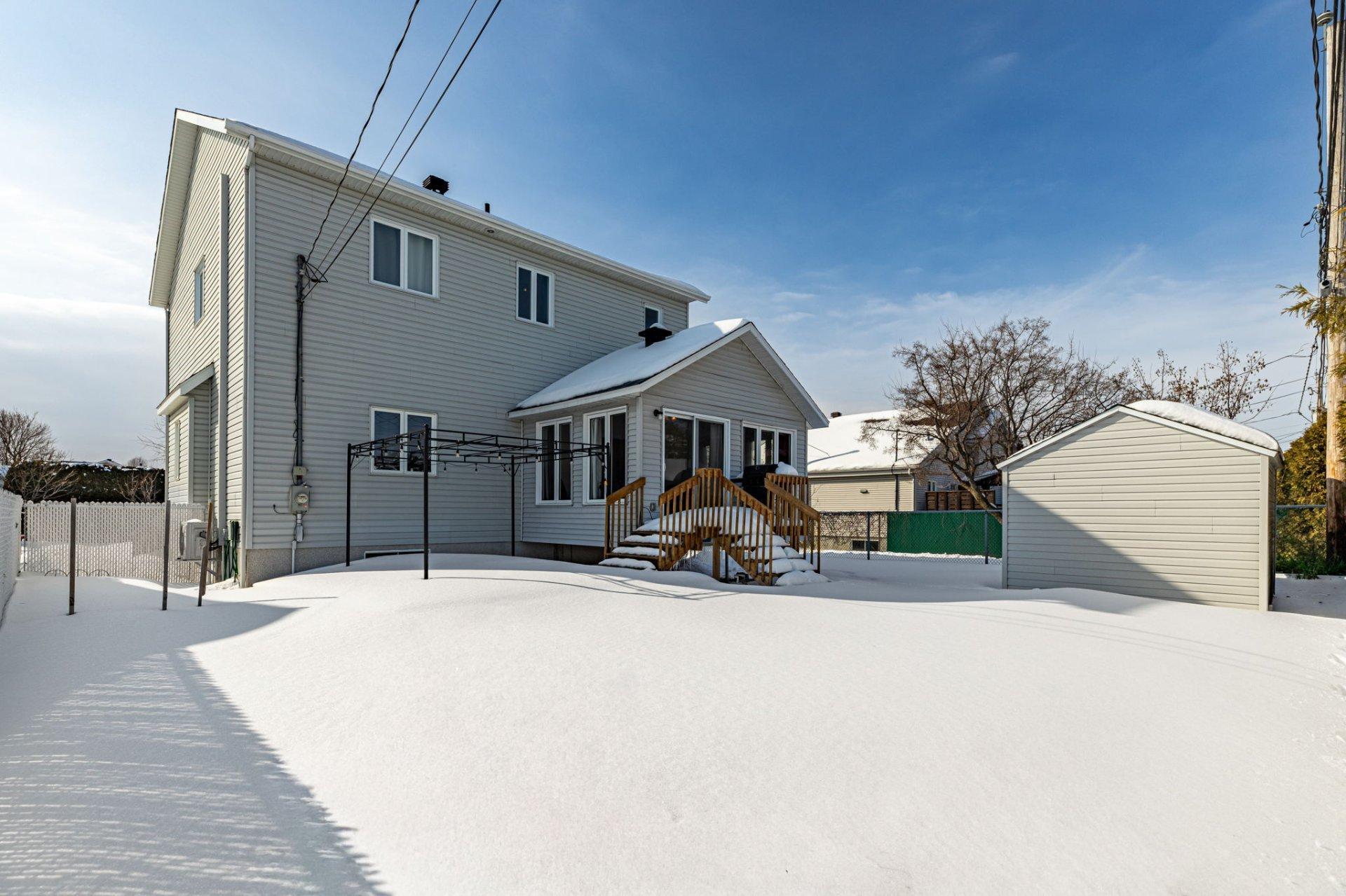 









2141


Rue Borduas

,
Sainte-Julie,




QC
J3E2H4

