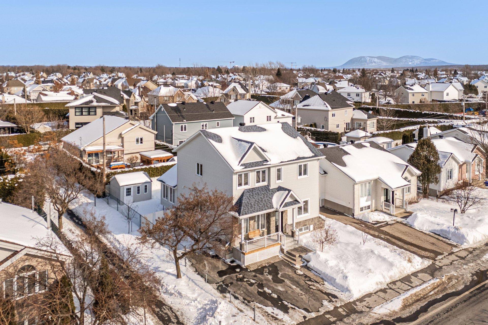 









2141


Rue Borduas

,
Sainte-Julie,




QC
J3E2H4

