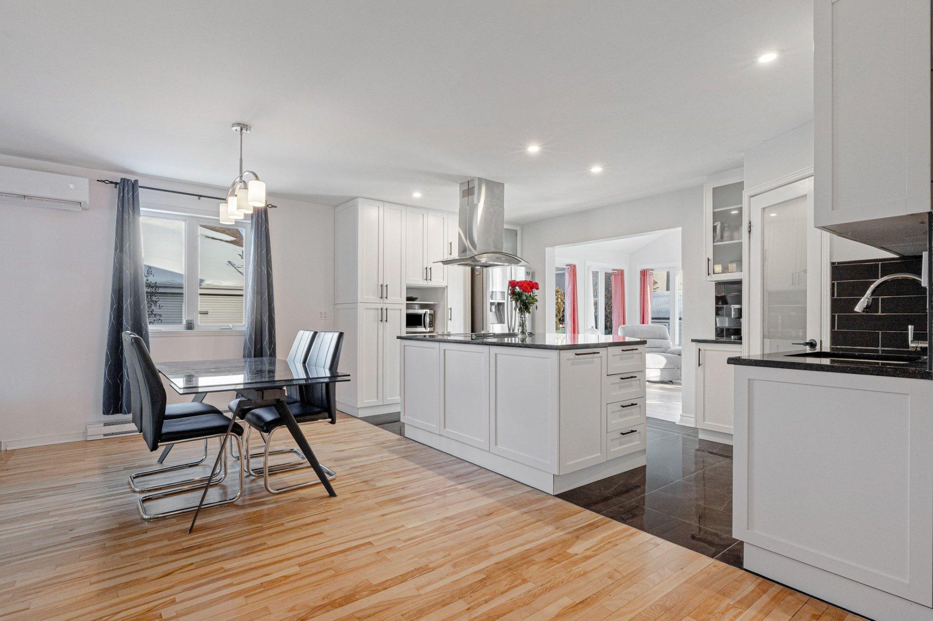 









2141


Rue Borduas

,
Sainte-Julie,




QC
J3E2H4

