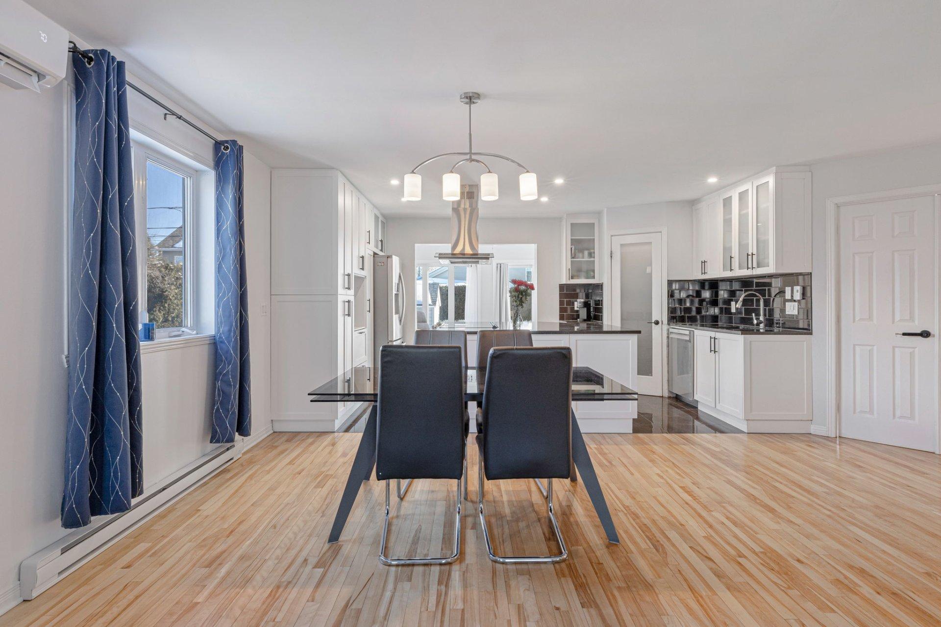 









2141


Rue Borduas

,
Sainte-Julie,




QC
J3E2H4

