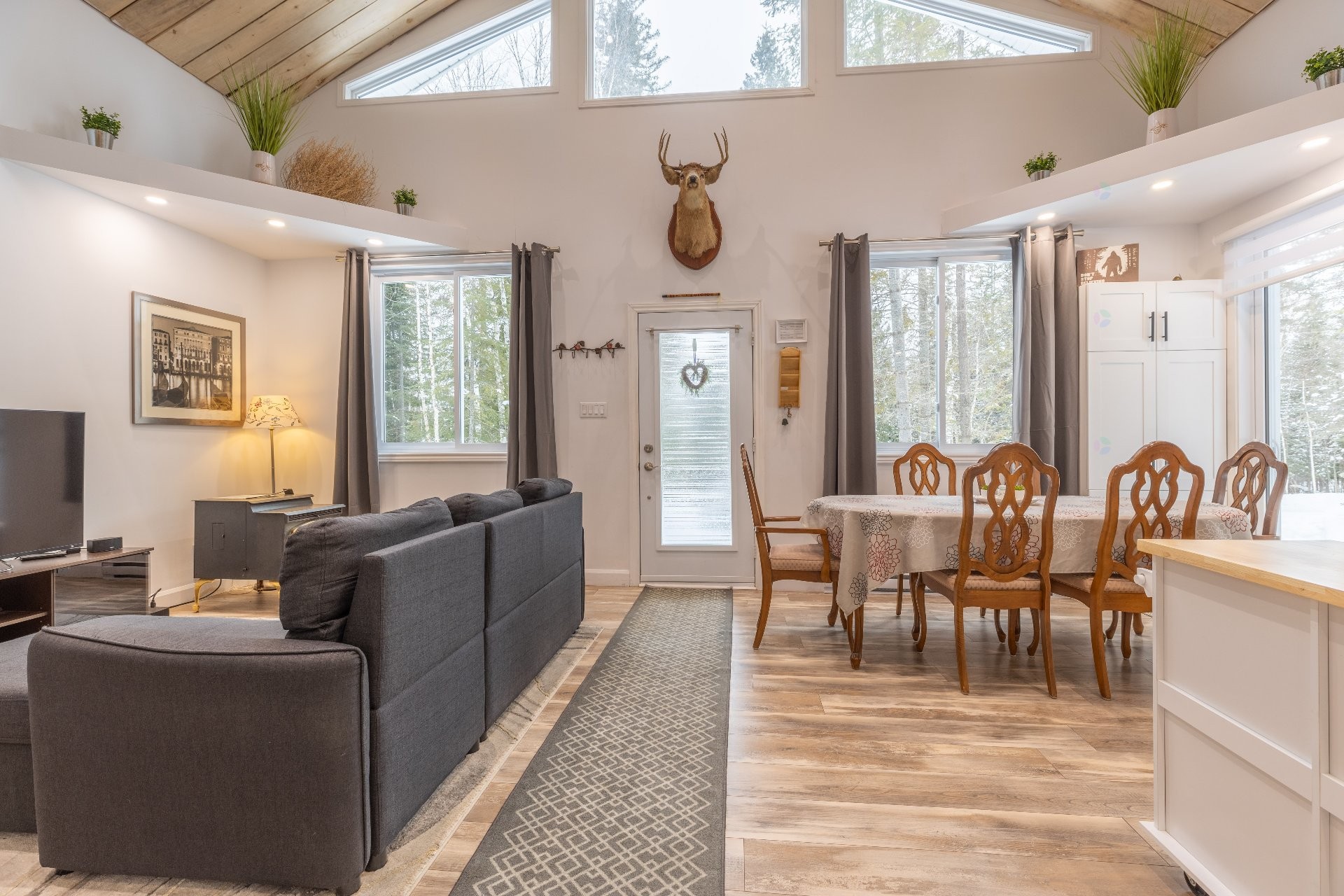 









100


Ch. du Domaine

,
Saint-Michel-des-Saints,




QC
J0K3B0

