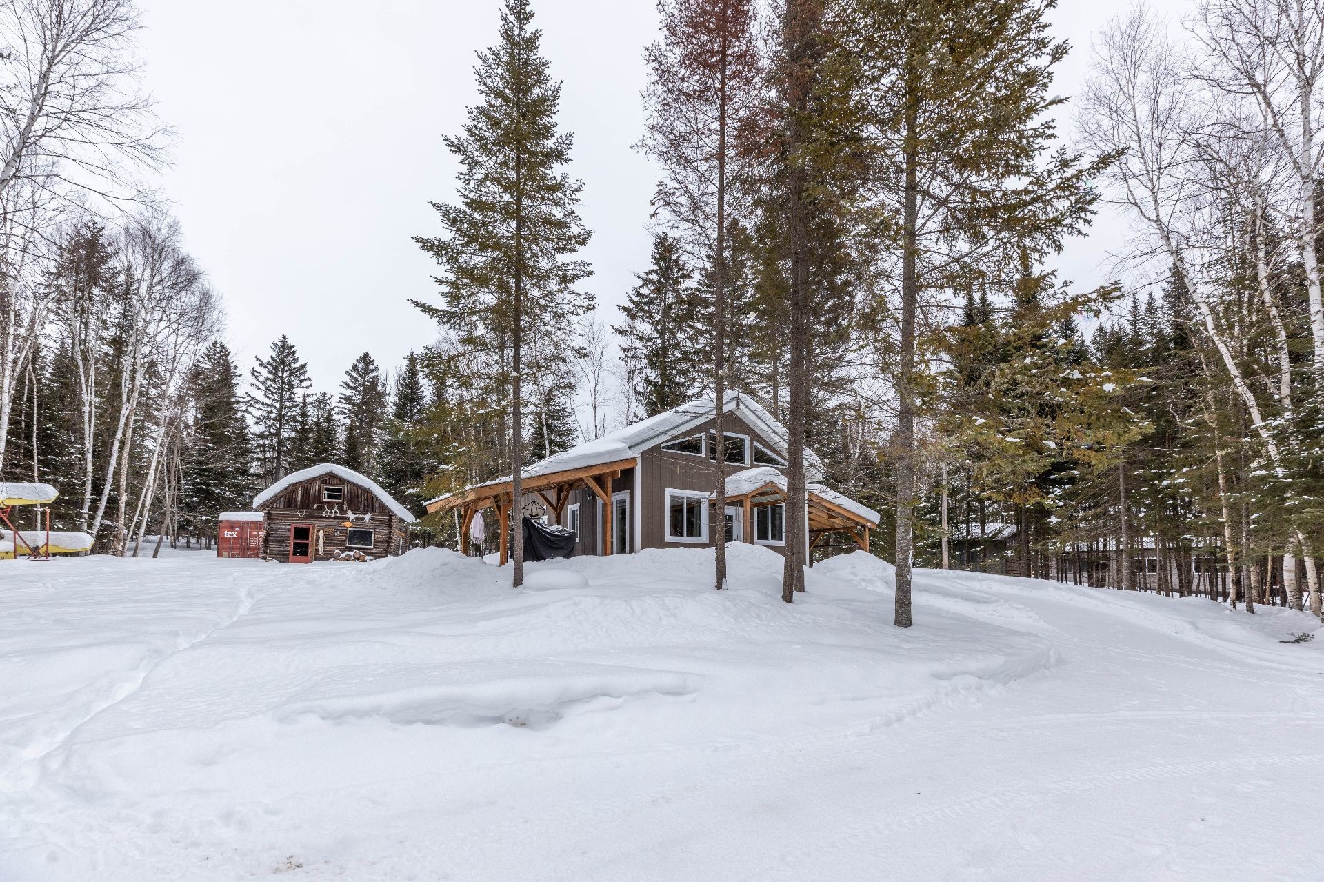 









100


Ch. du Domaine

,
Saint-Michel-des-Saints,




QC
J0K3B0

