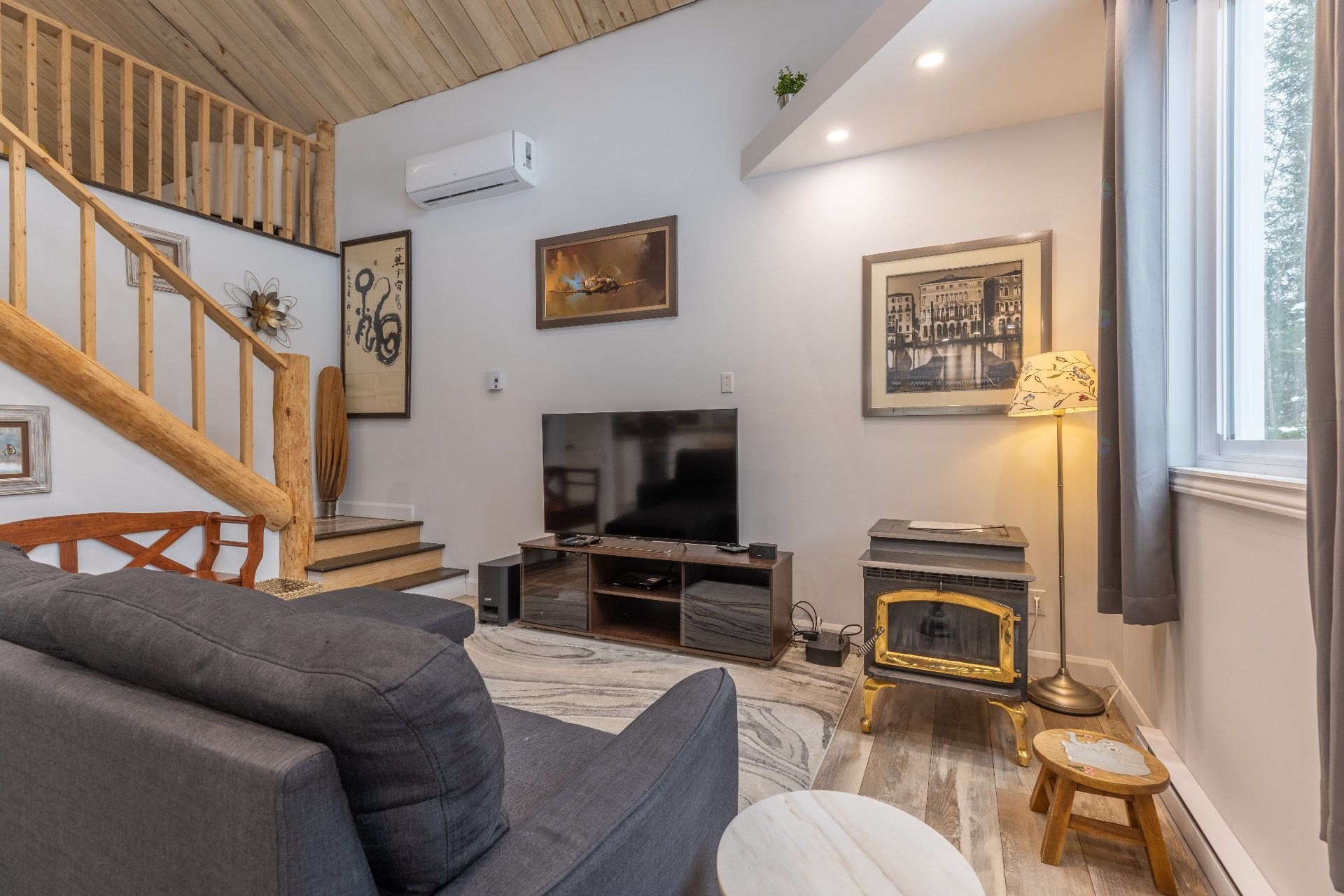 









100


Ch. du Domaine

,
Saint-Michel-des-Saints,




QC
J0K3B0

