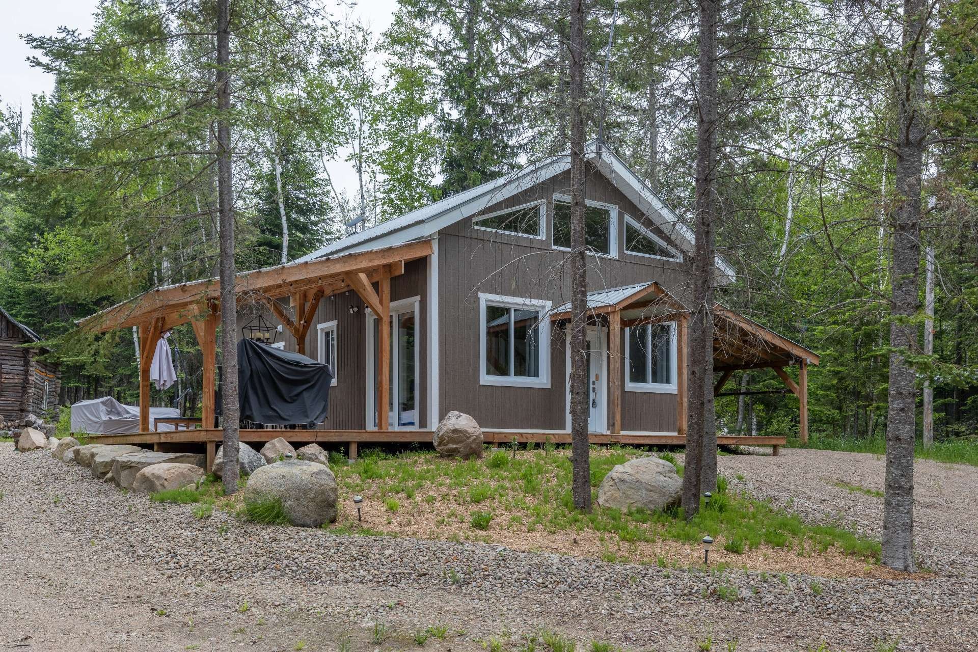 









100


Ch. du Domaine

,
Saint-Michel-des-Saints,




QC
J0K3B0

