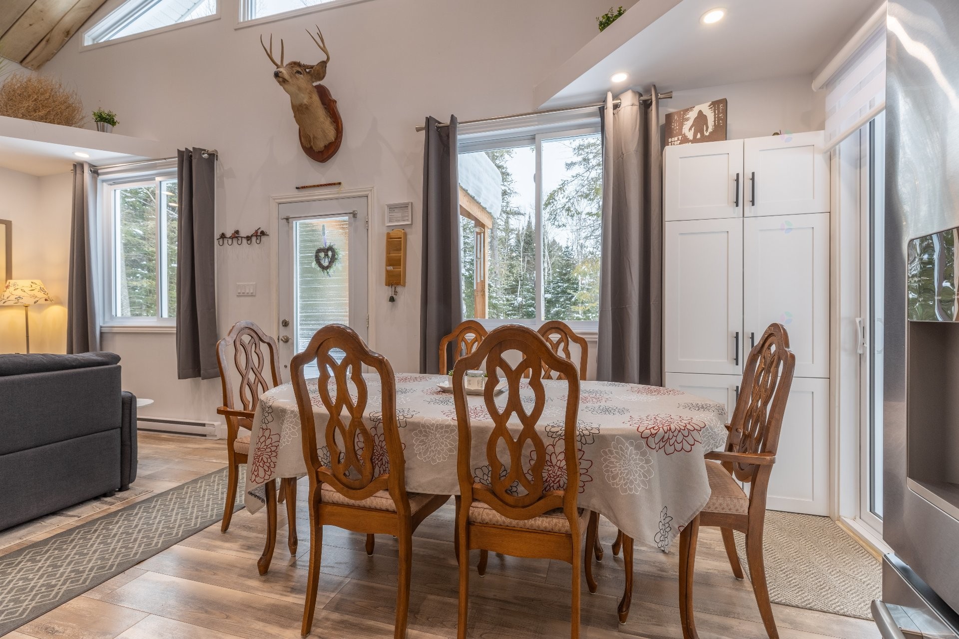 









100


Ch. du Domaine

,
Saint-Michel-des-Saints,




QC
J0K3B0

