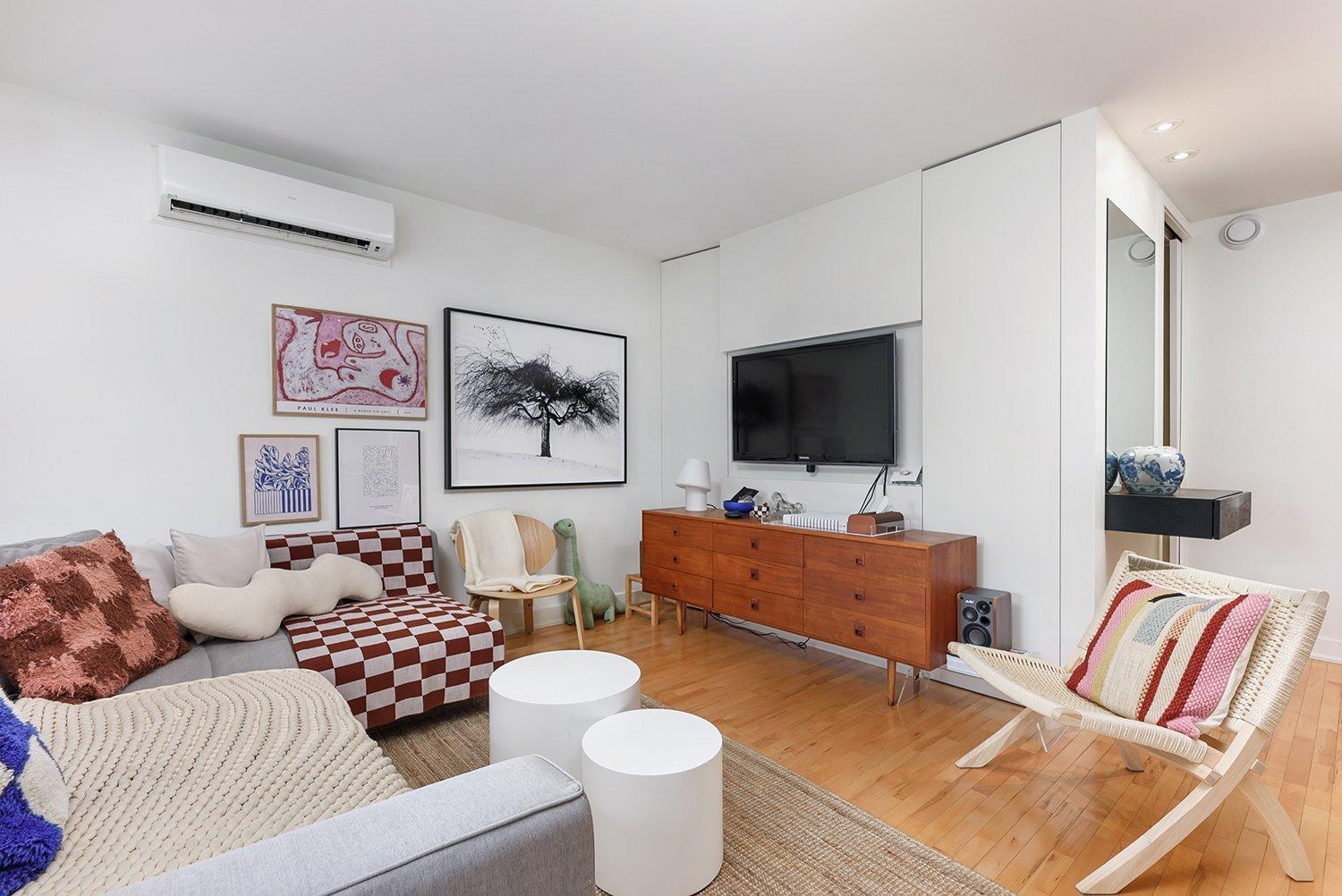 









5334


Av. du Parc

, 303,
Montréal (Le Plateau-Mont-Royal),




QC
H2V4G7

